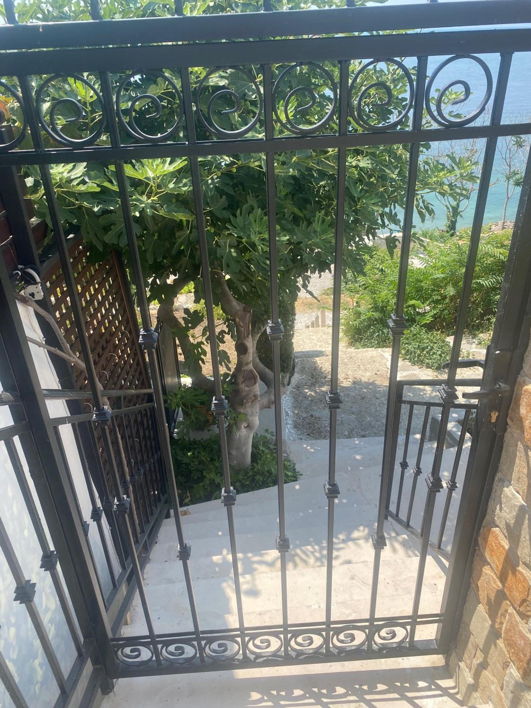 Villa Alenor | Sea View & Beach Access