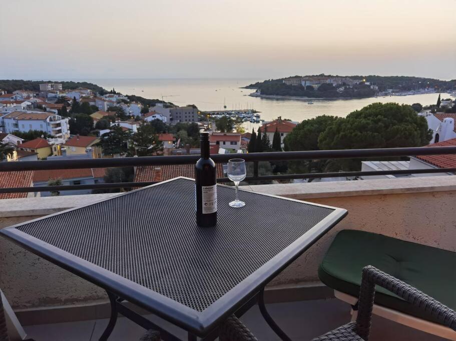 Cosy apartment with an amazing marina & sea view photo 2