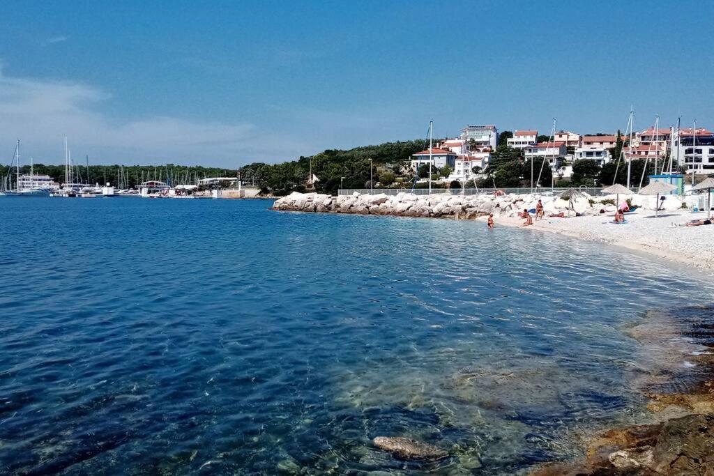Cosy apartment with an amazing marina & sea view photo 3