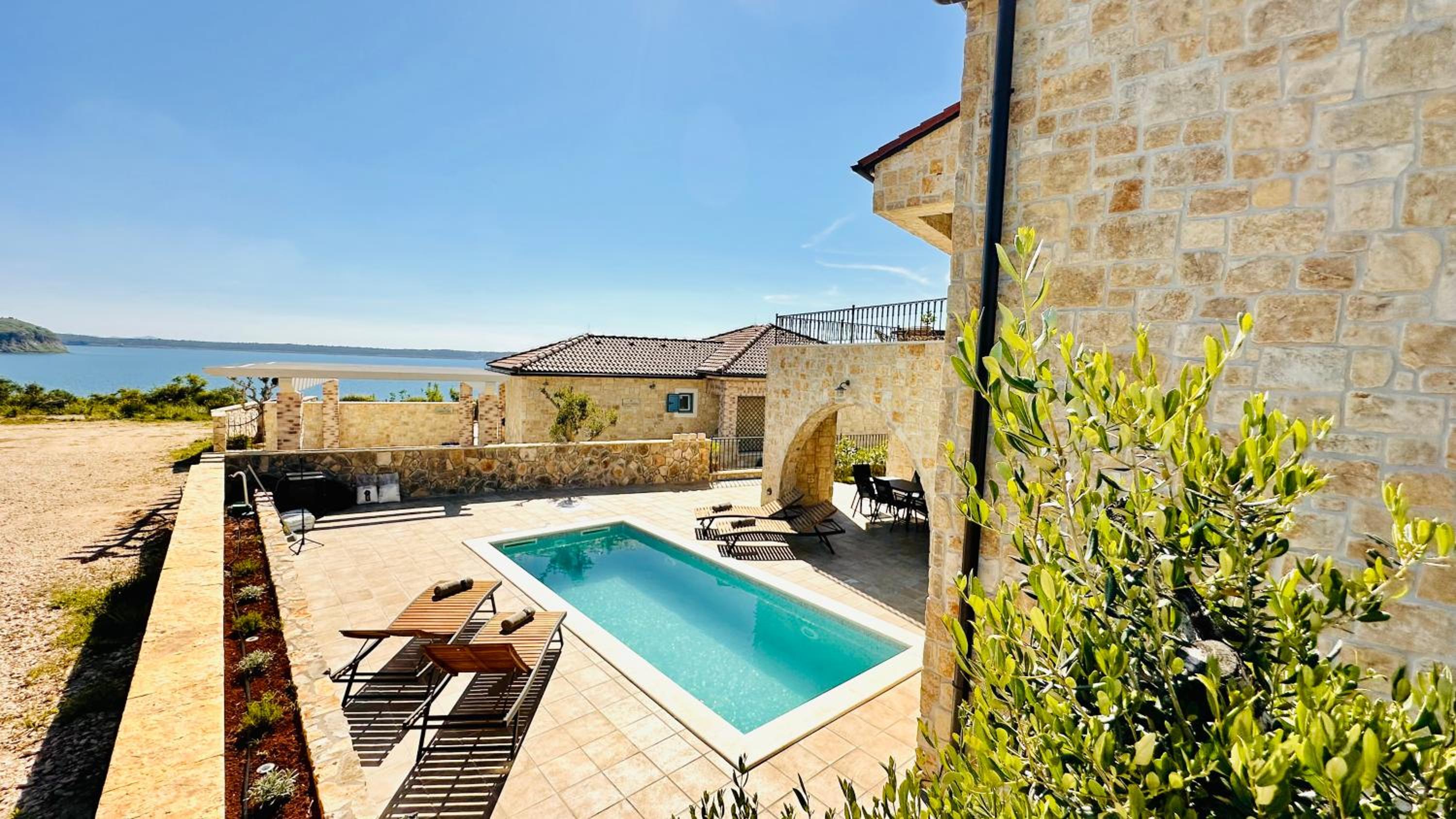 Vista Villas Apartment Endless Summer view 2