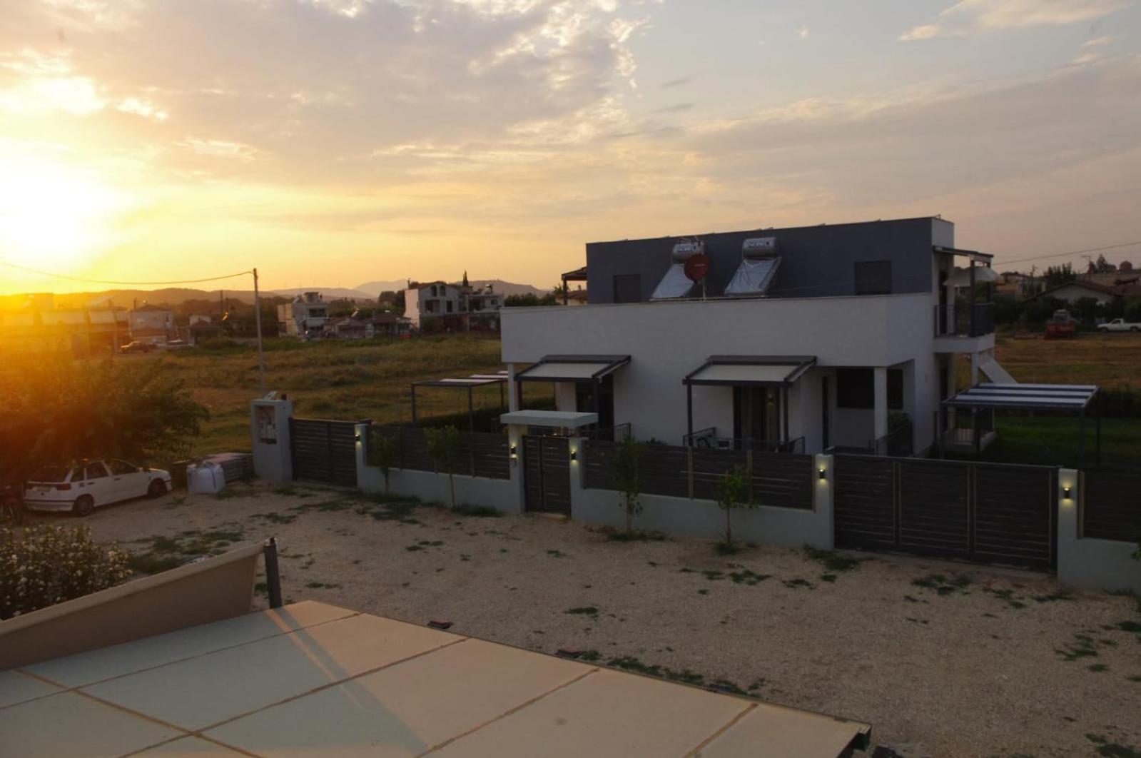 Neo-Residence