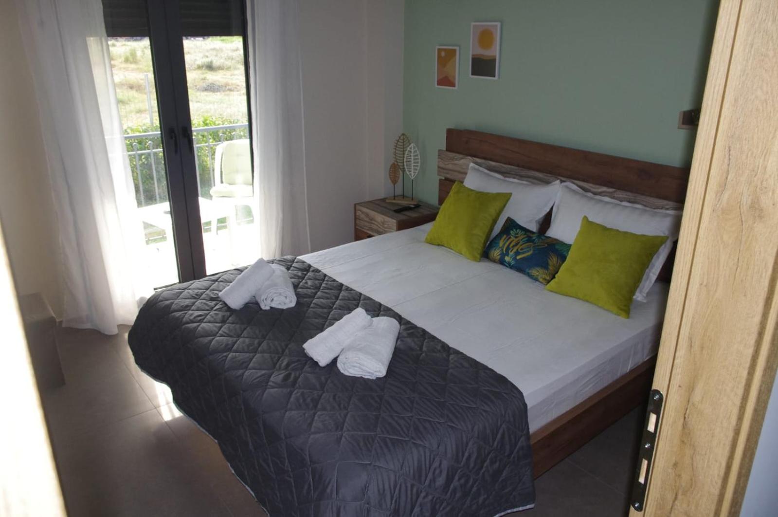 Neo-Residence