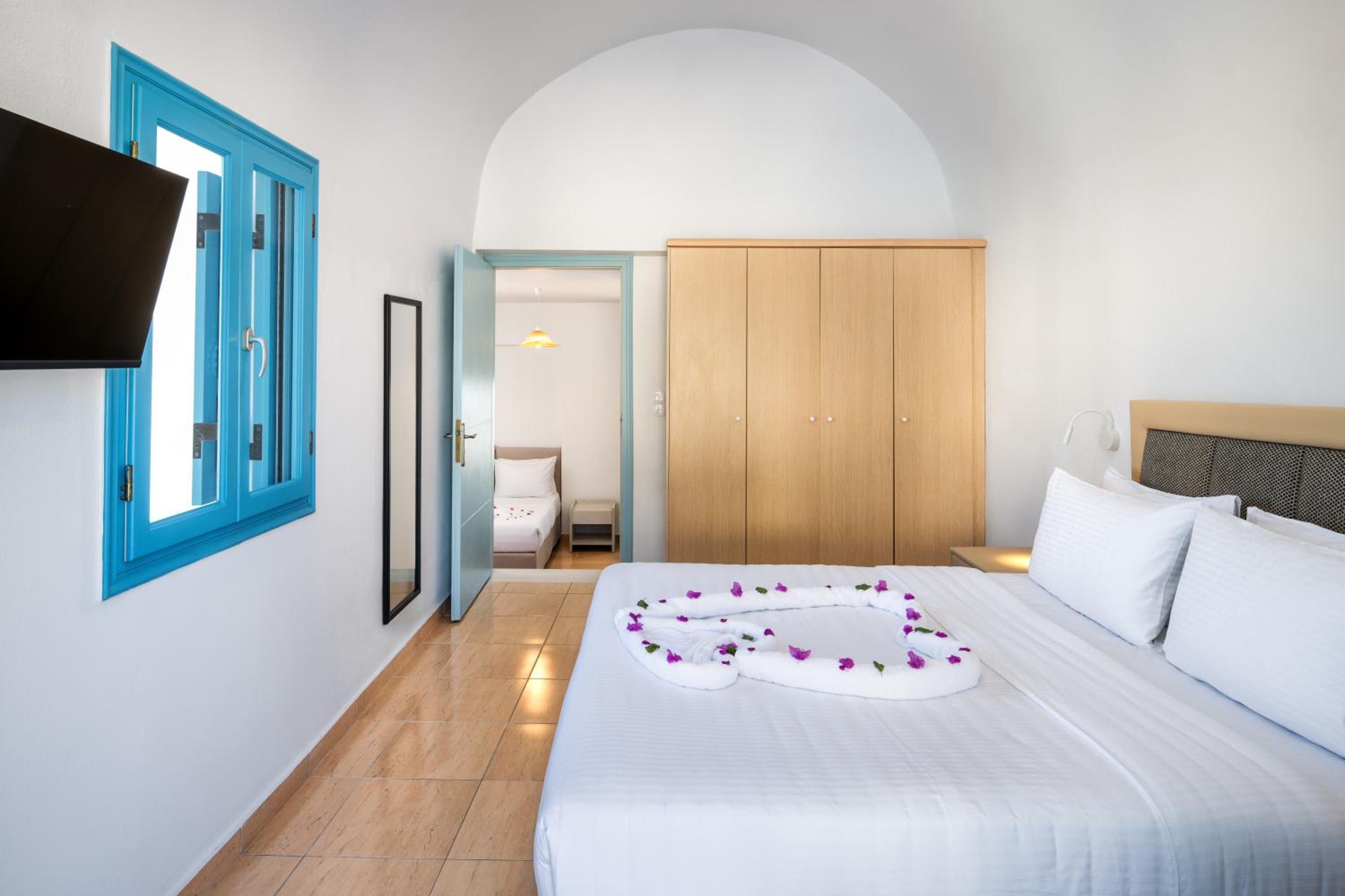 Hillside Elegance photo 4