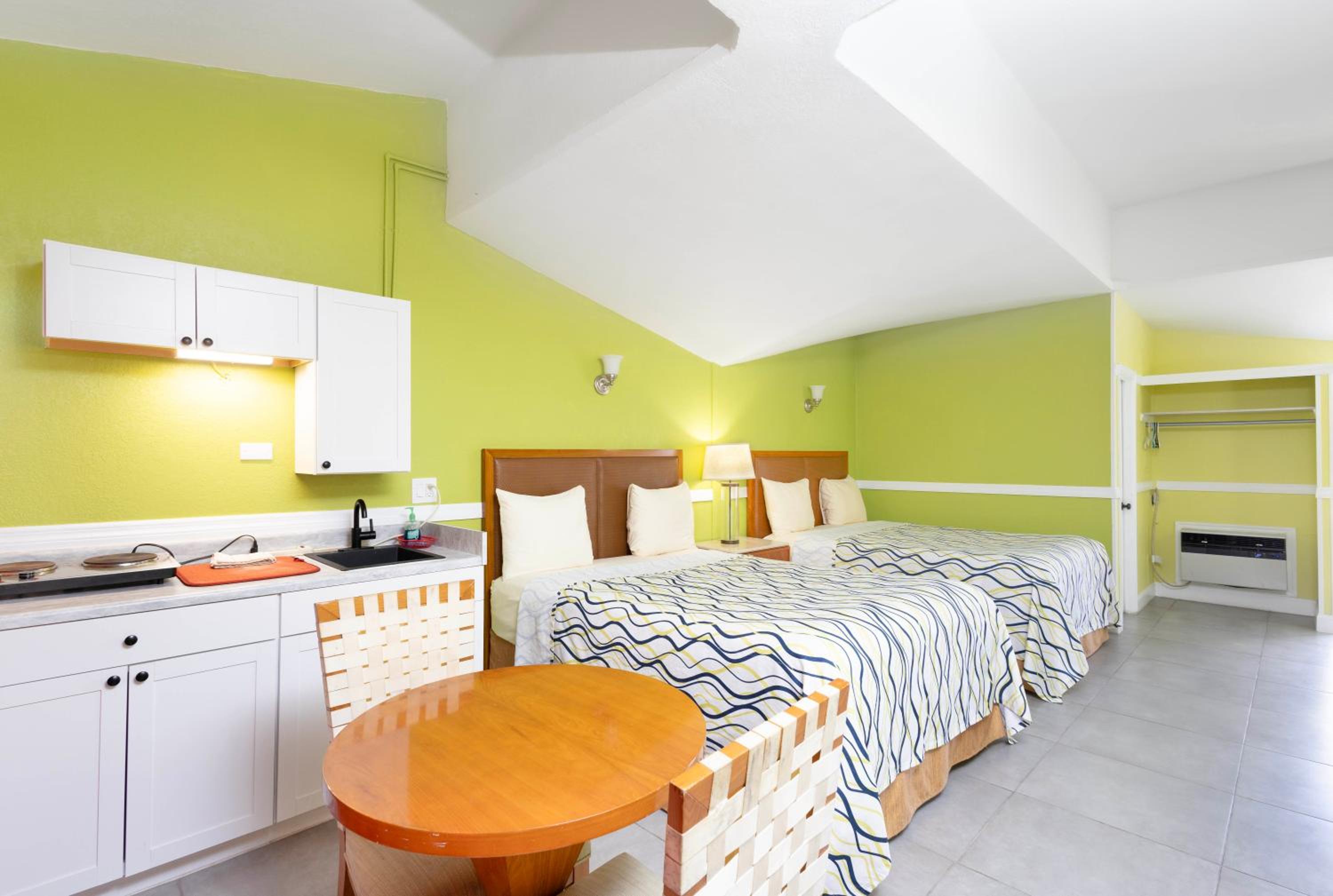 Warm Mineral Springs Motel