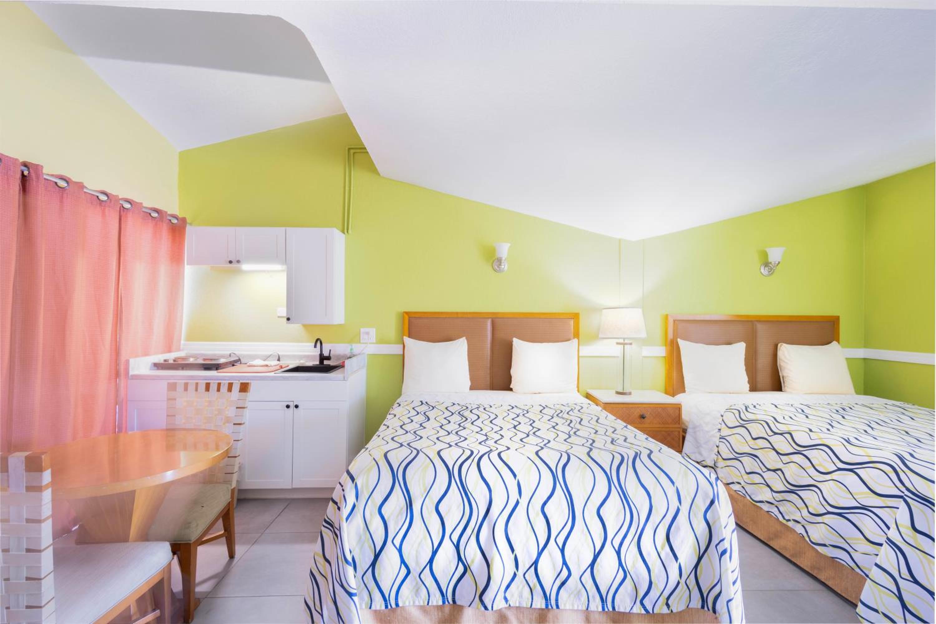 Warm Mineral Springs Motel