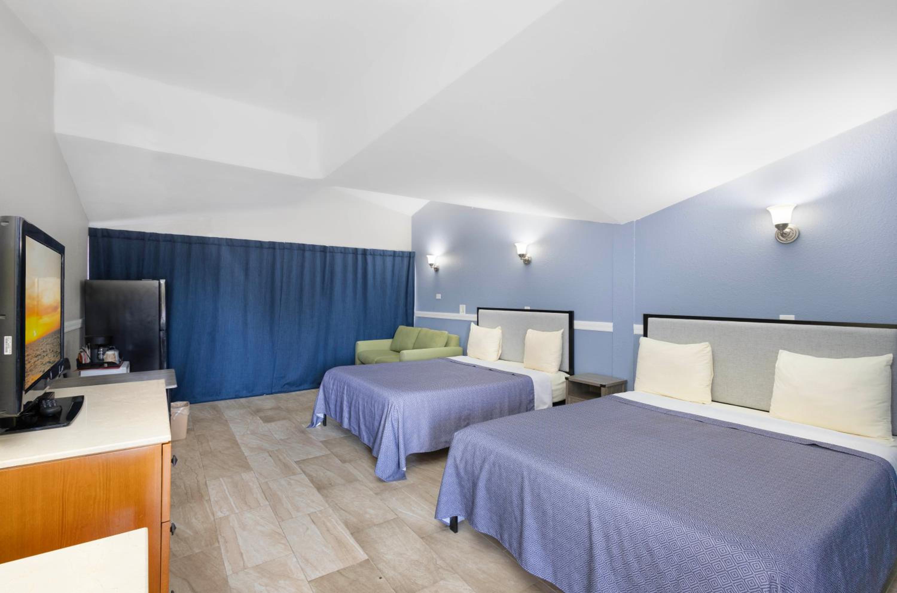 Warm Mineral Springs Motel