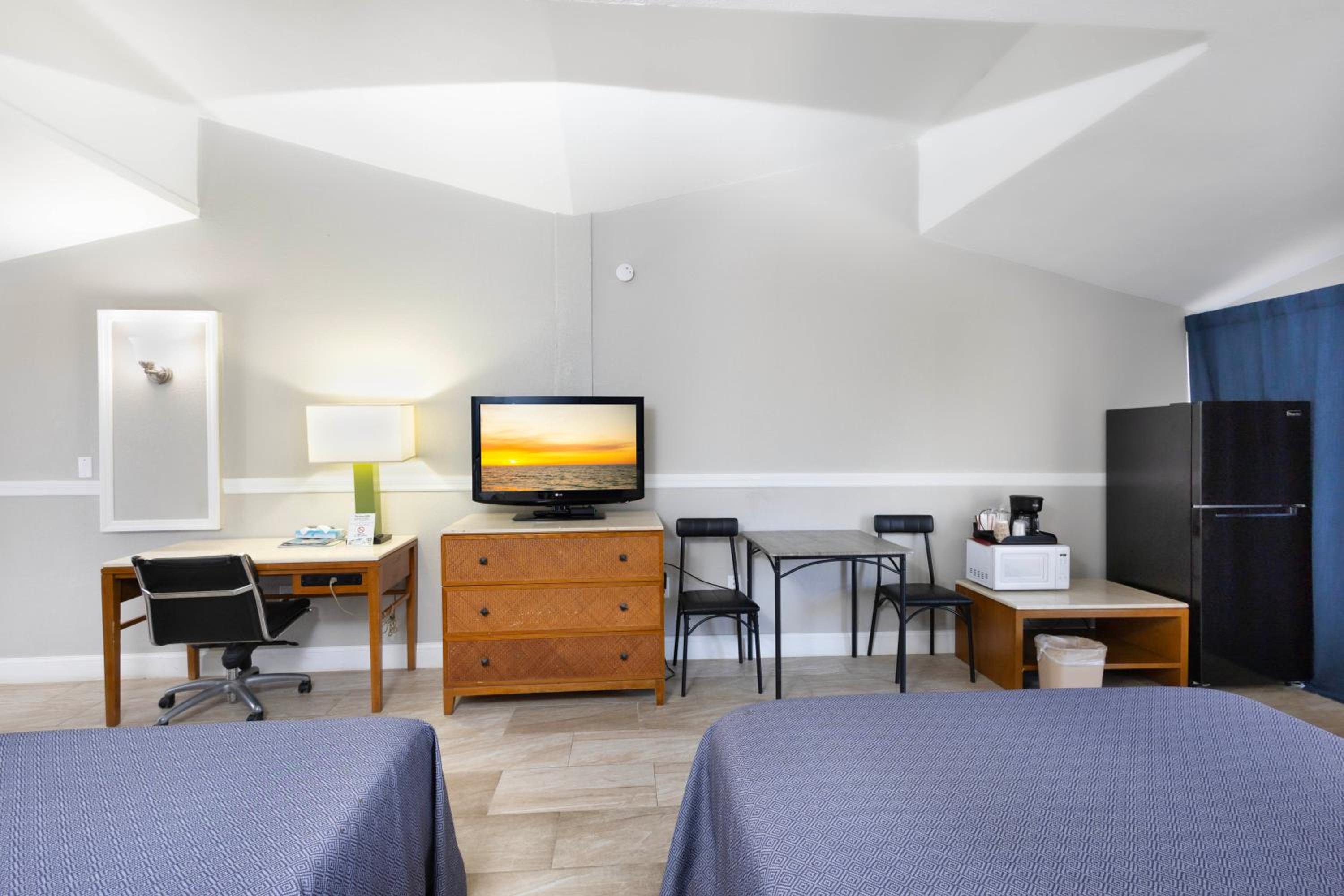 Warm Mineral Springs Motel