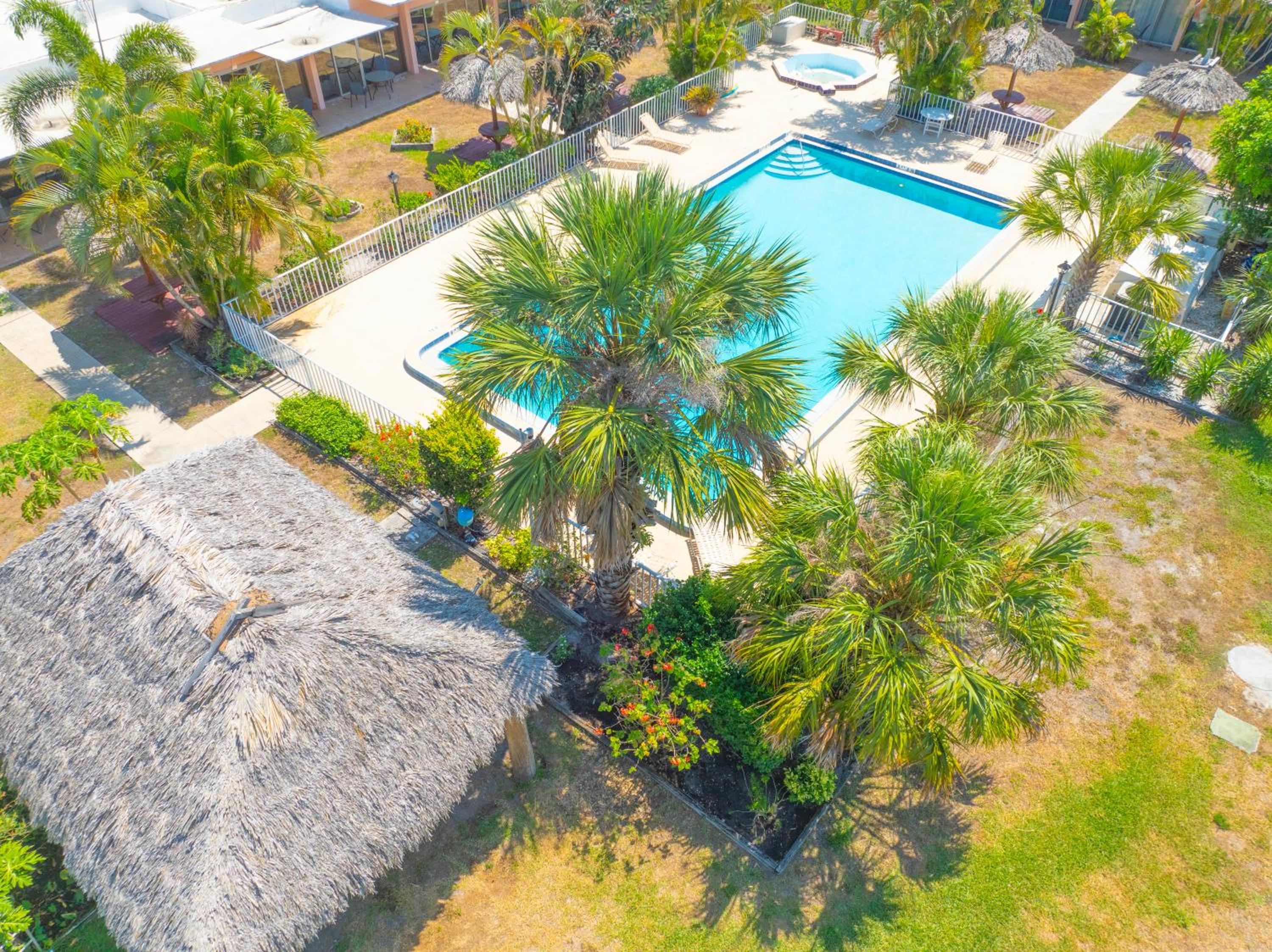 Warm Mineral Springs Motel