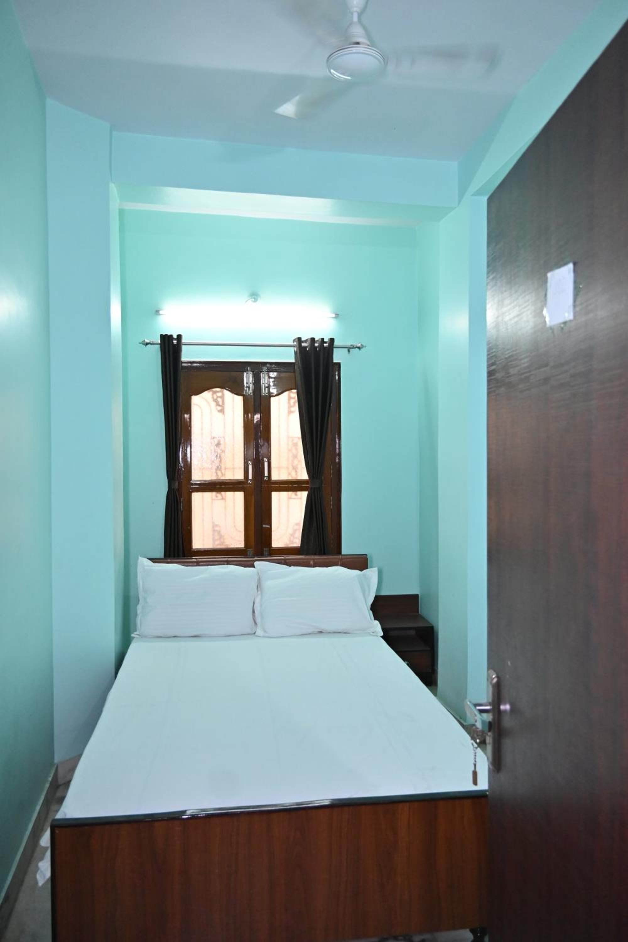 Shiv Shakti Paying Guest House view 2