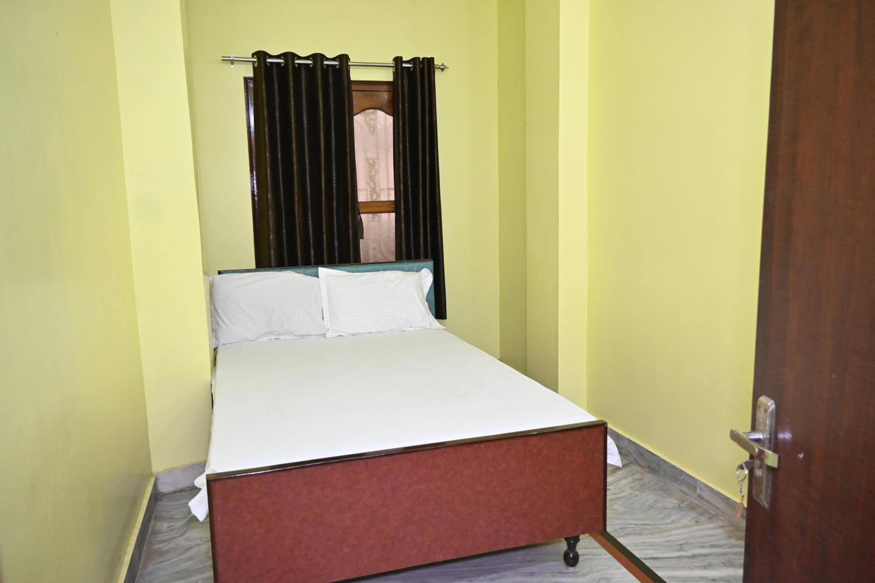 Shiv Shakti Paying Guest House view 4