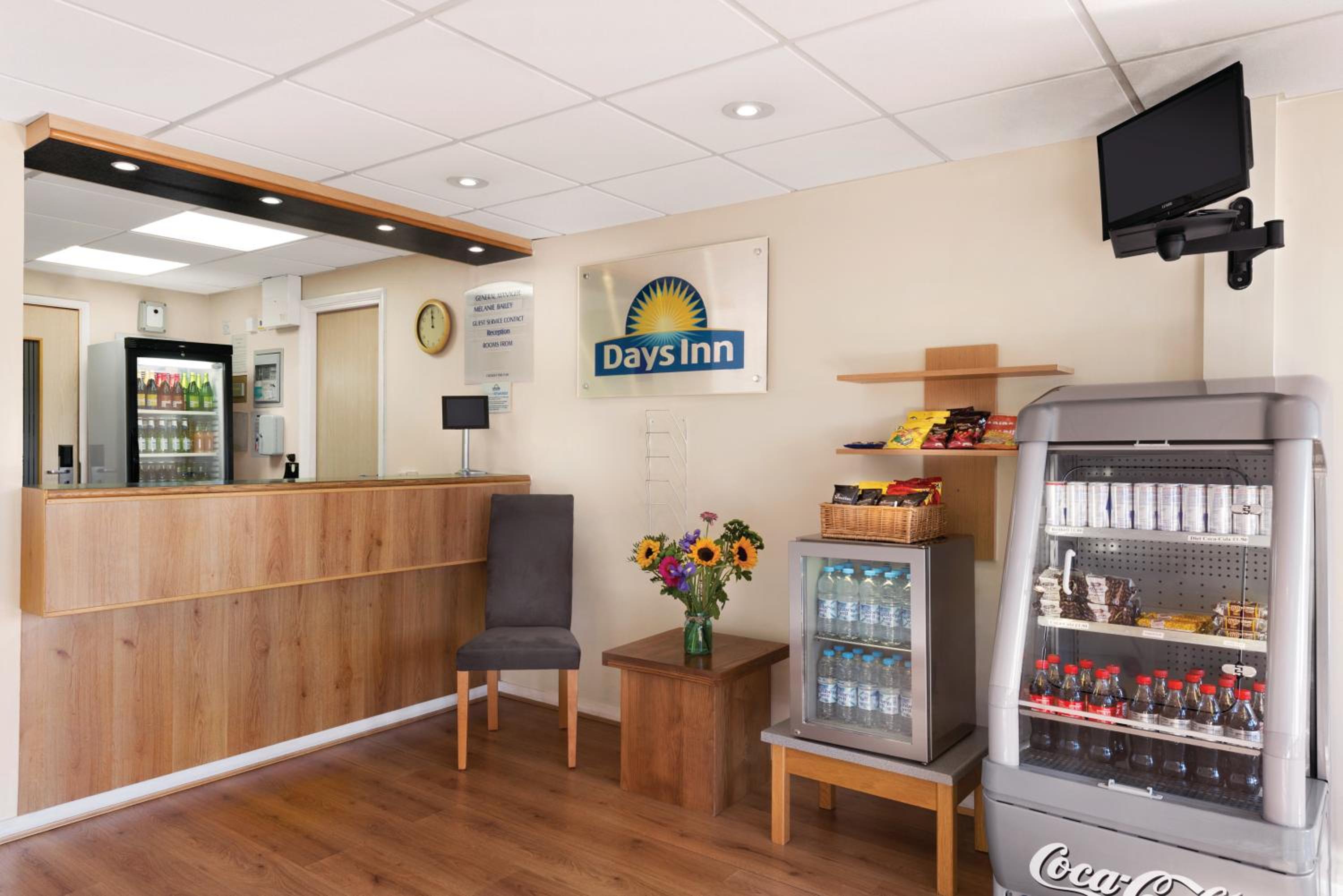 Warwick Vacations - Days Inn Hotel Warwick South - Southbound M40 - Property Image 2