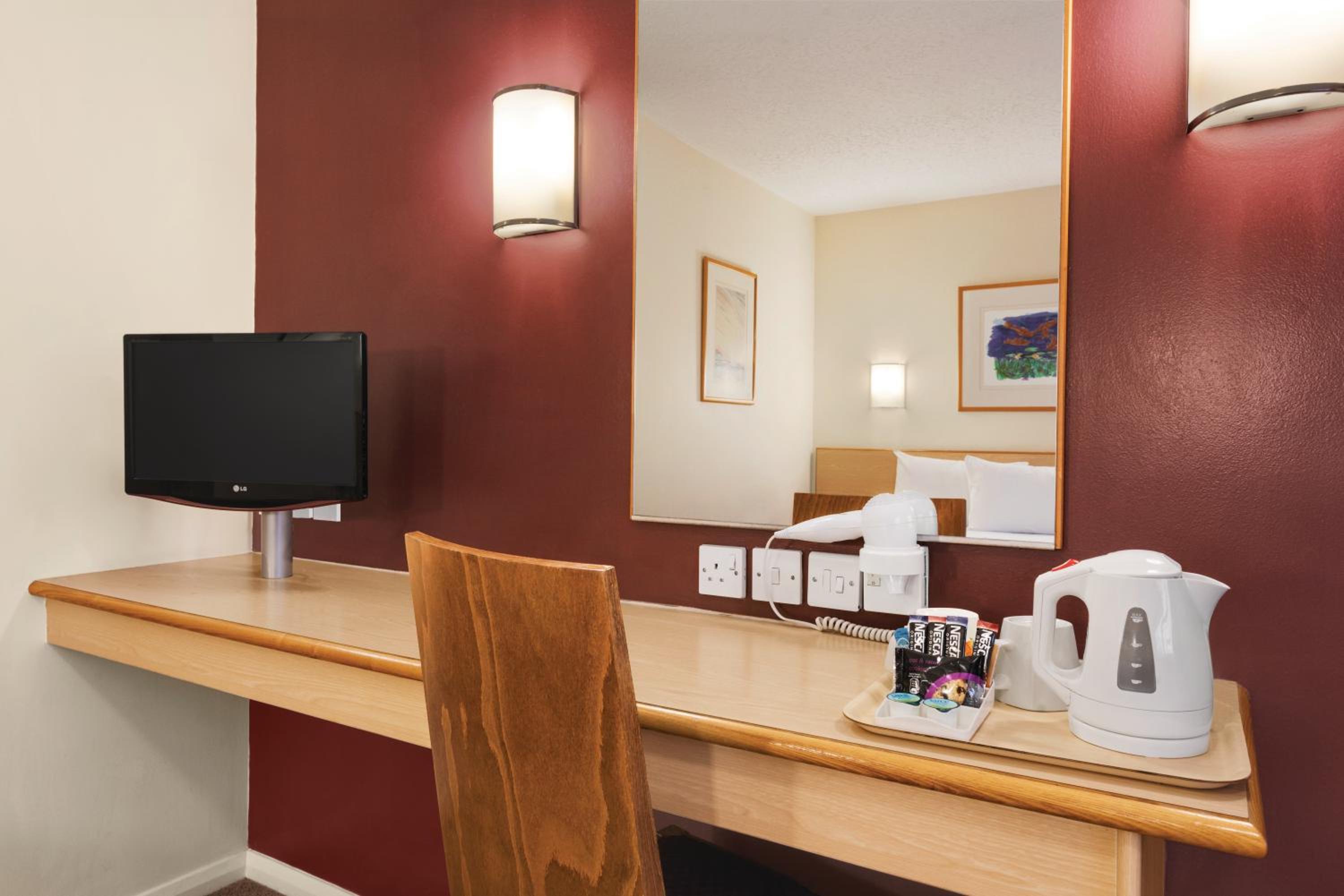 Warwick Vacations - Days Inn Hotel Warwick South - Southbound M40 - Property Image 14