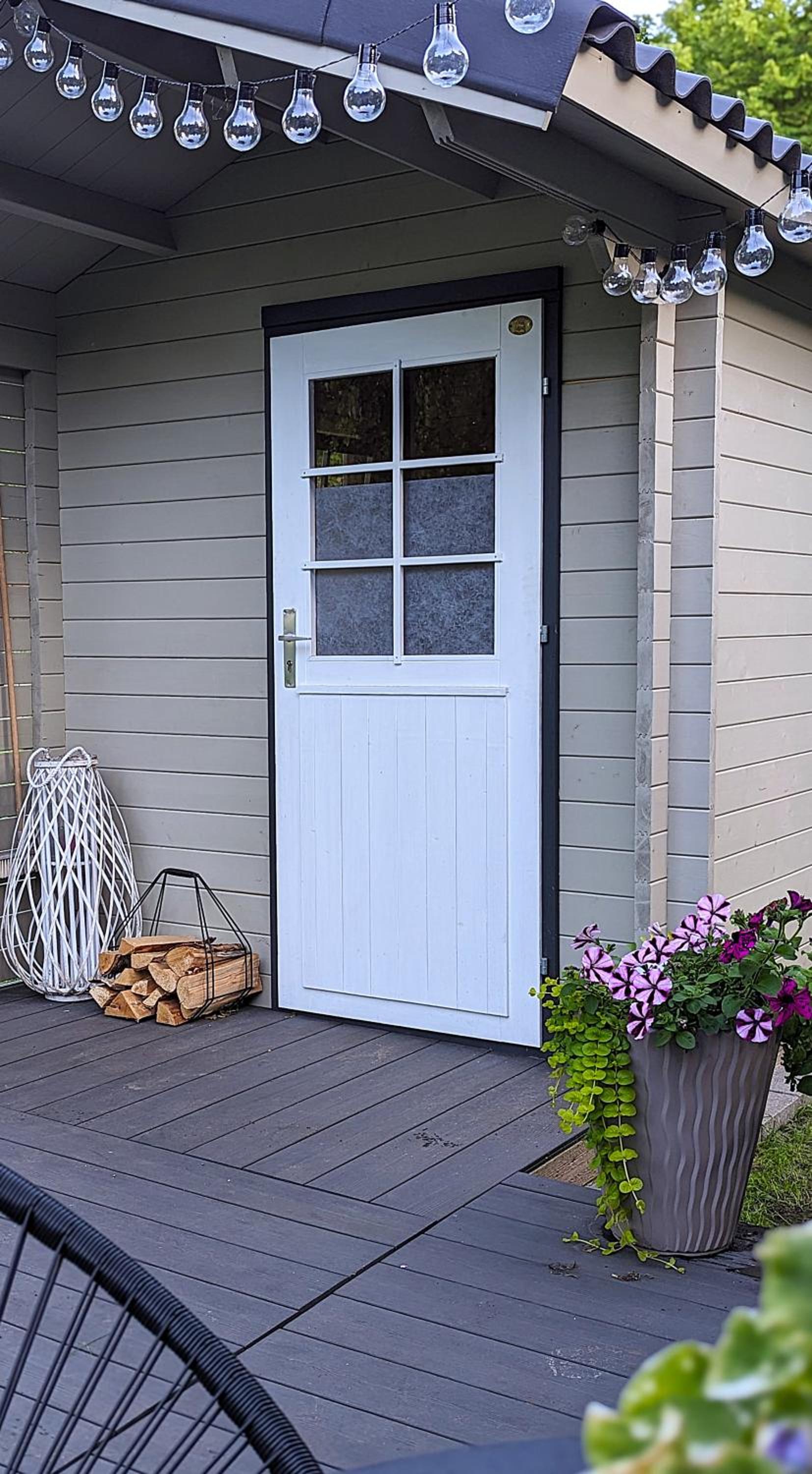 Mere Apartment - Private Yard, Sauna and Pet Friendly