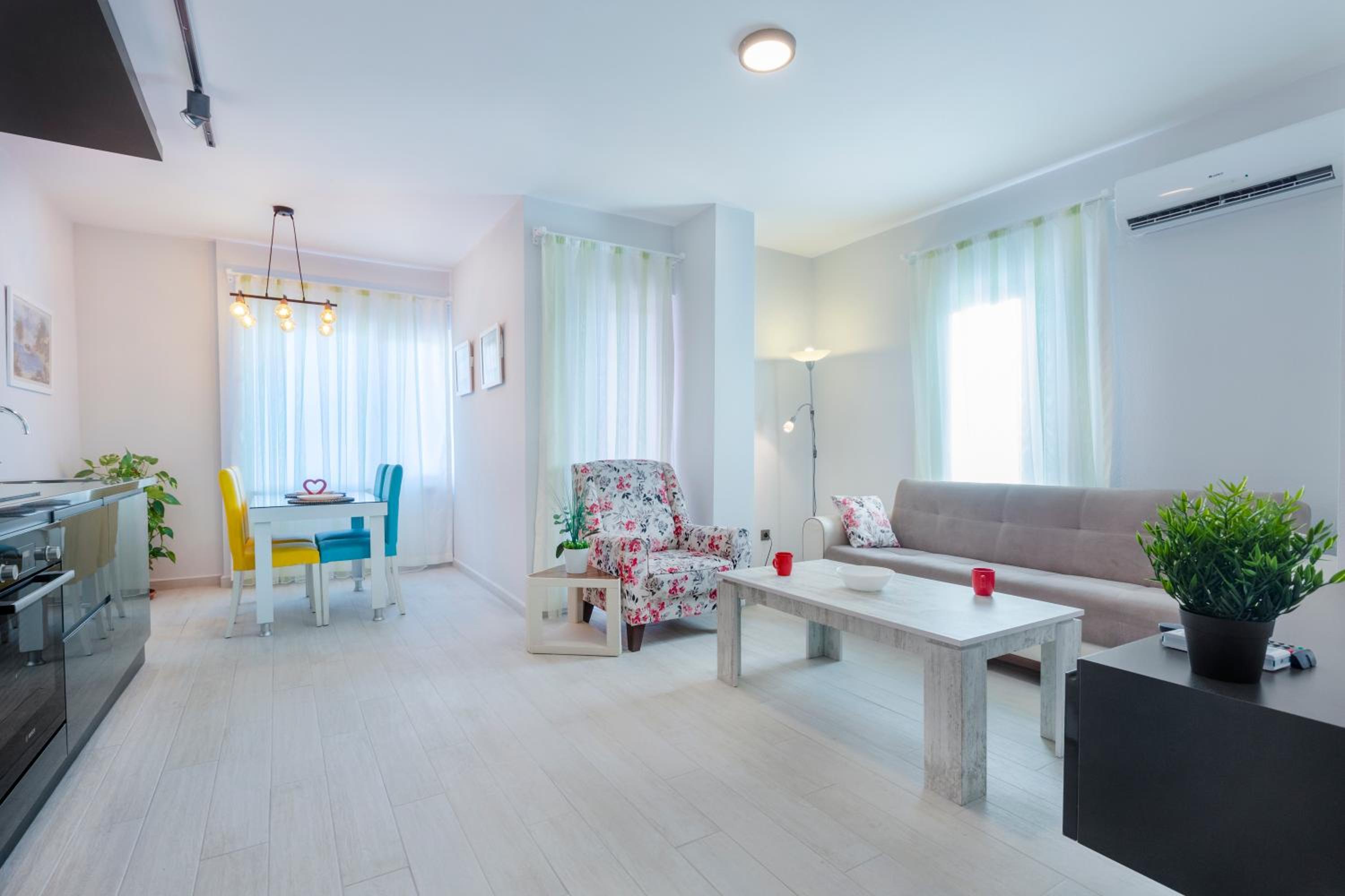 Twin Apart Hotel - Image 100