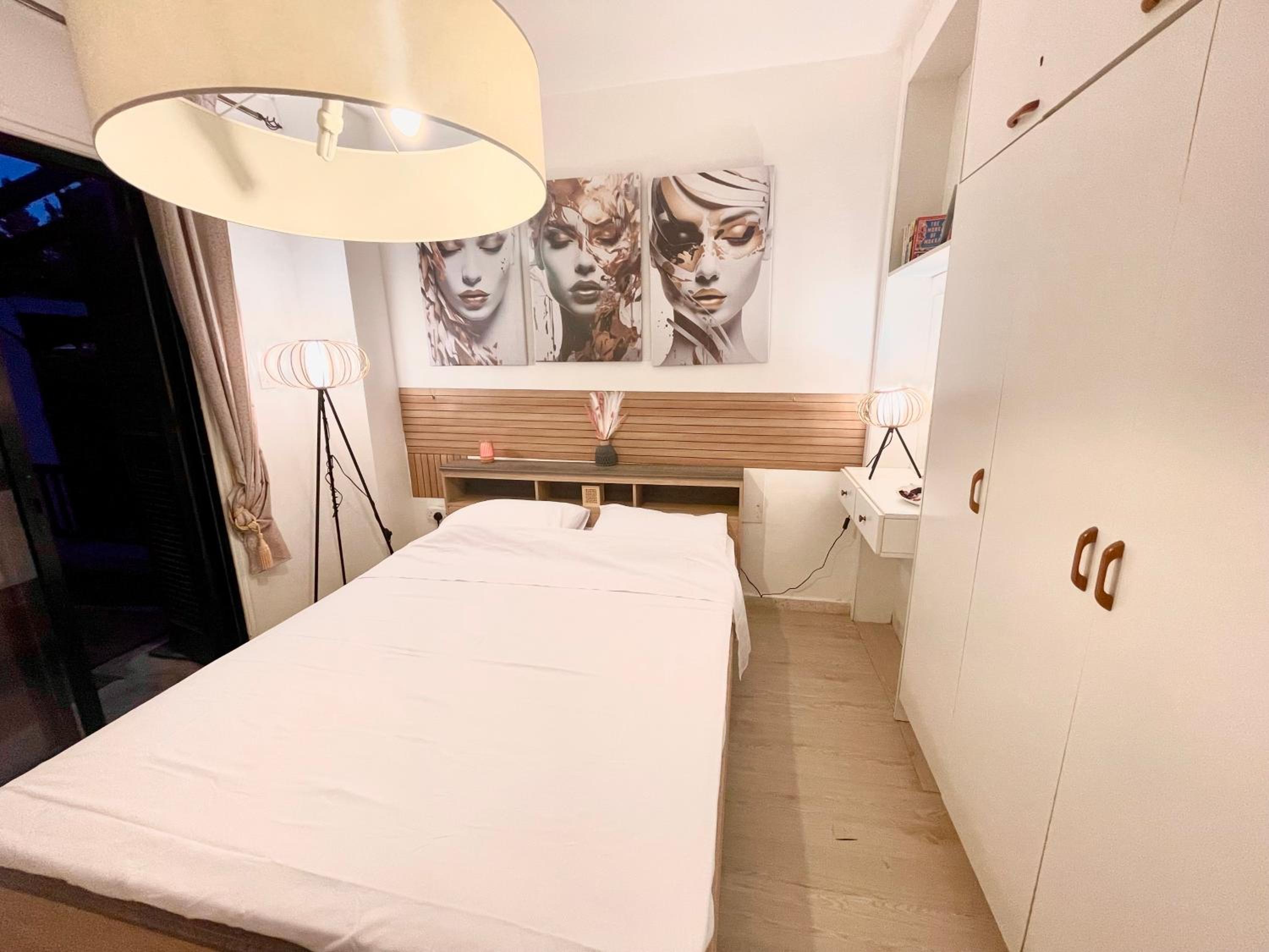 Ibiscus Pool & Garden Apartment Walk to Beach, Harbour & Castle, Kato Paphos