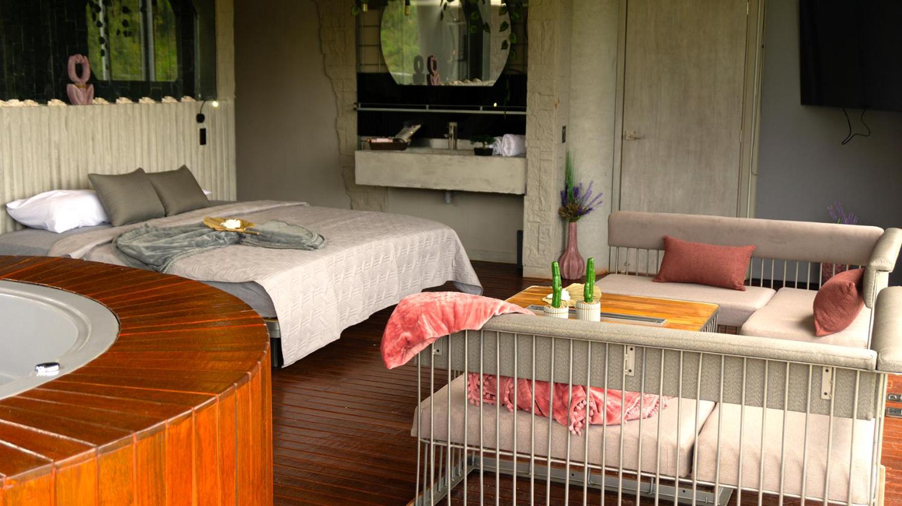 EleMYNT LifeStyle Hotel