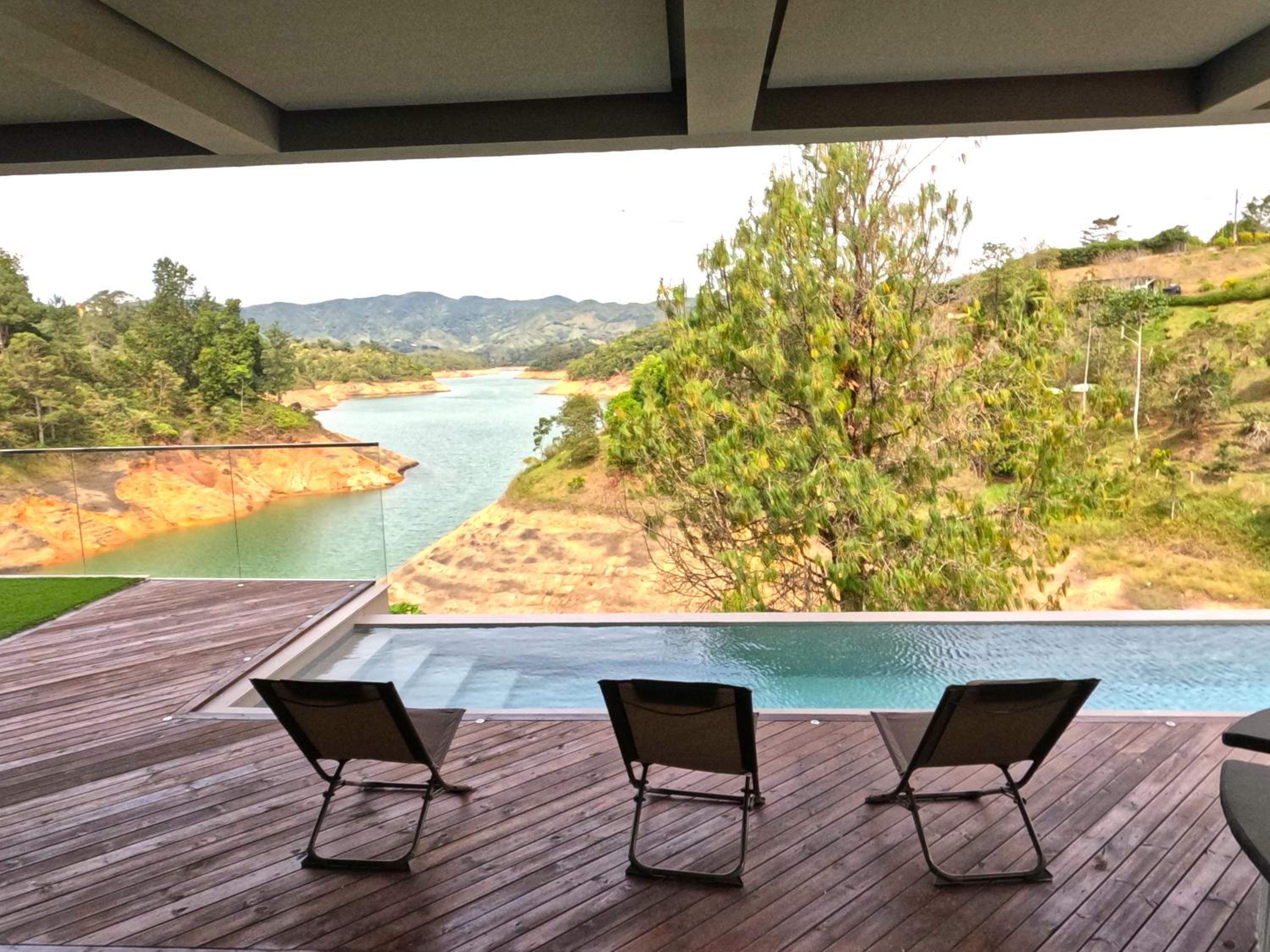 EleMYNT LifeStyle Hotel