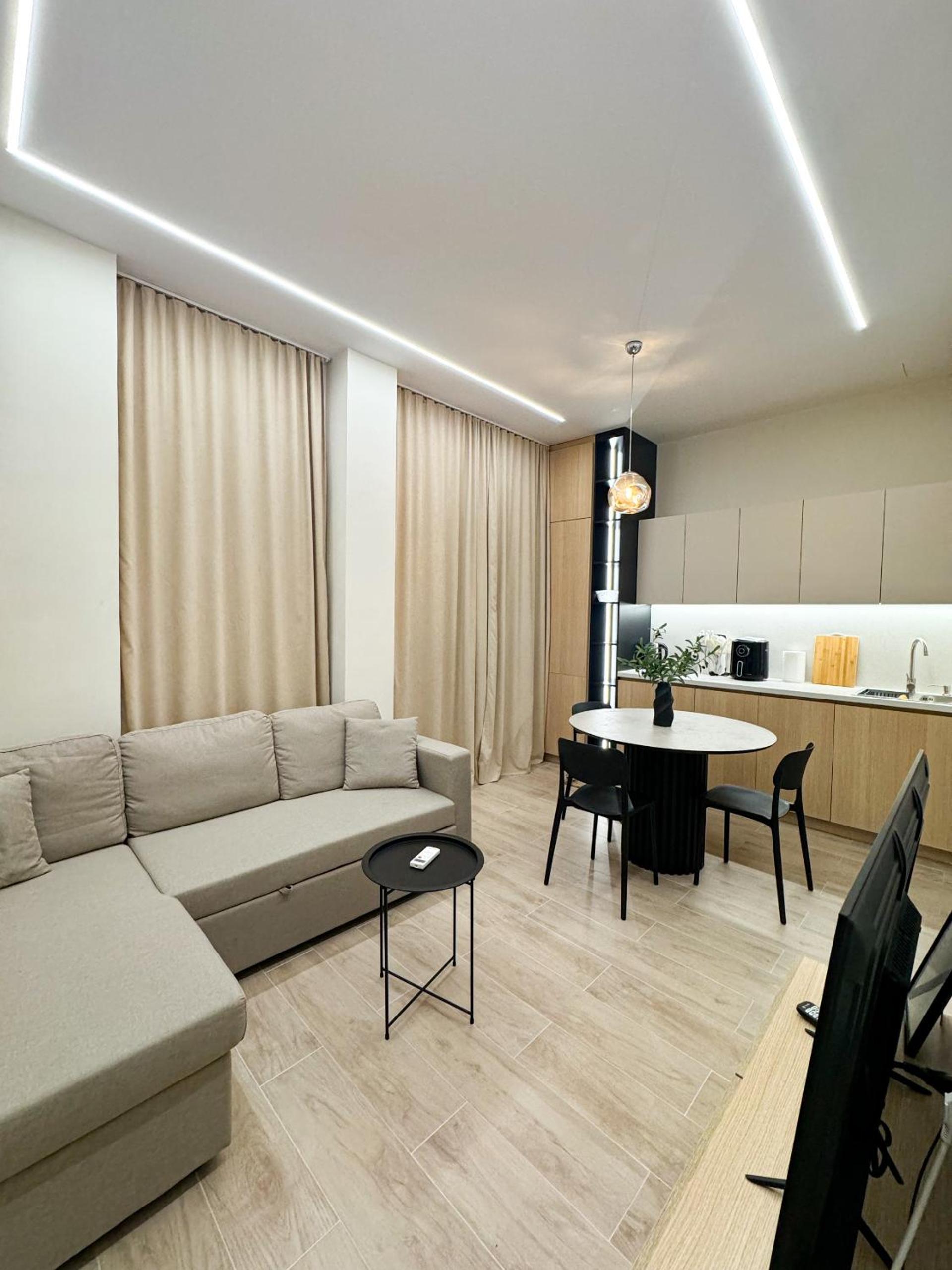Nomad Stay Apartments