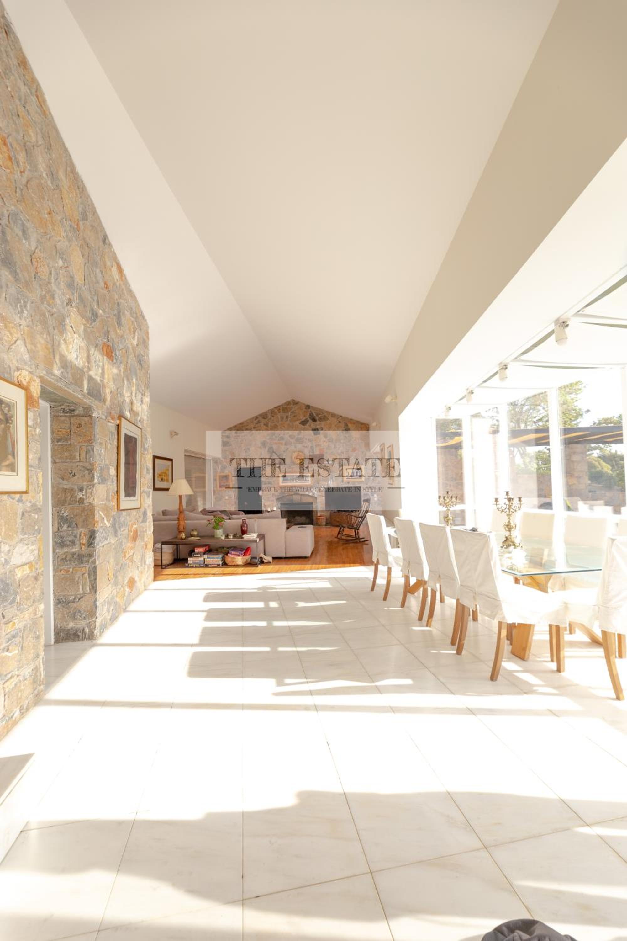 The Estate - Countryside Villa Getaway