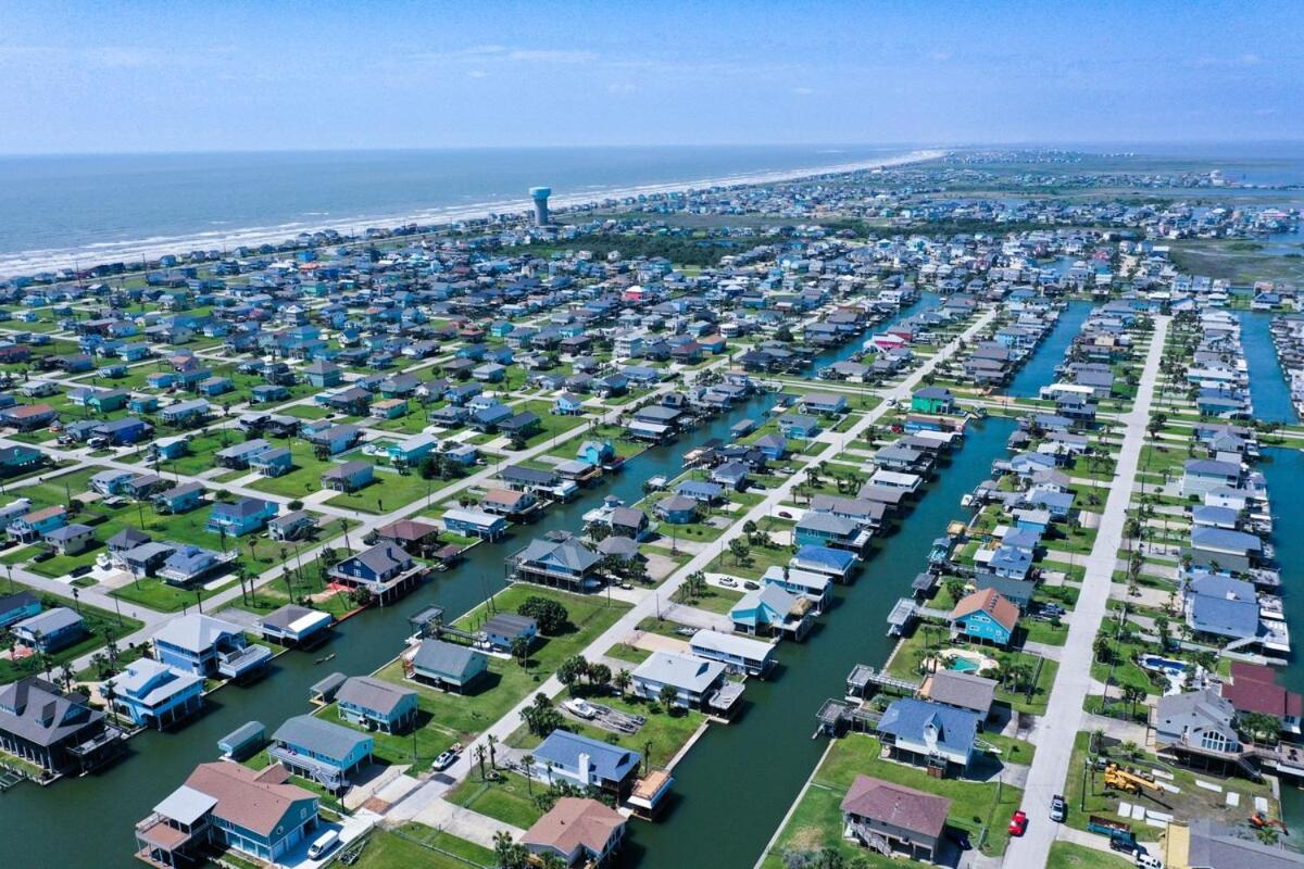 21735 Galveston Isle Beach Fishing Pier view 2