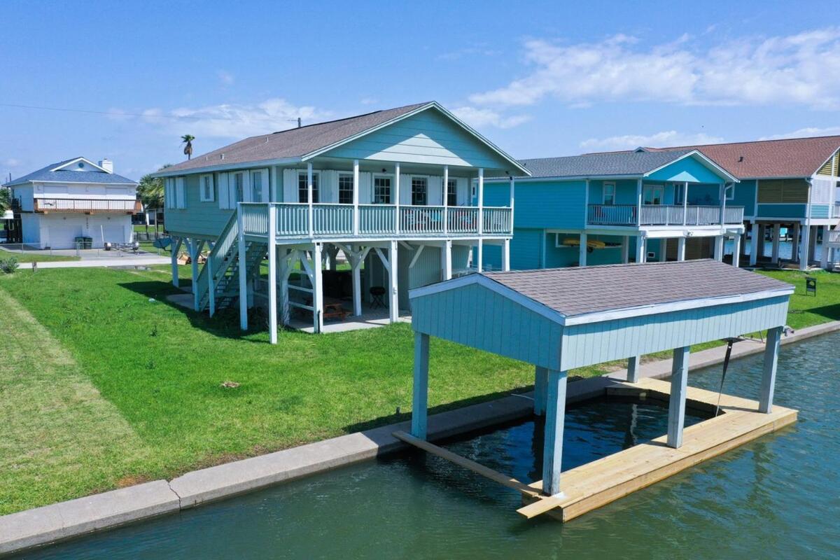 21735 Galveston Isle Beach Fishing Pier view 3