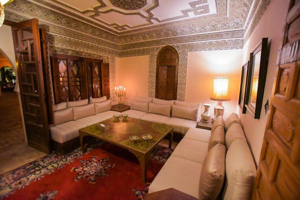 Villa Riad luxe centre marrakech majorelle Rue Yves st laurent view 2