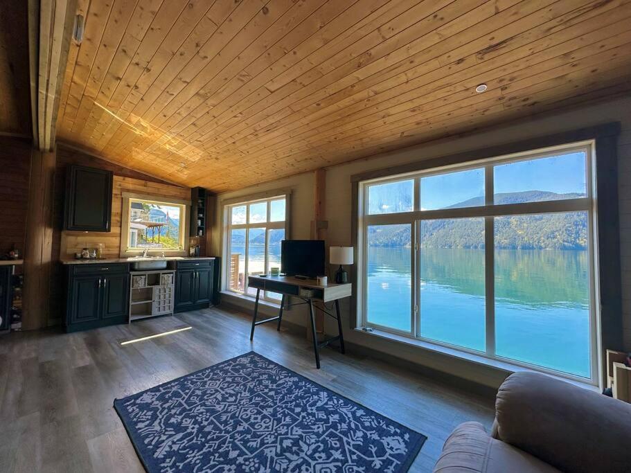 Private Ozarks Island Retreat