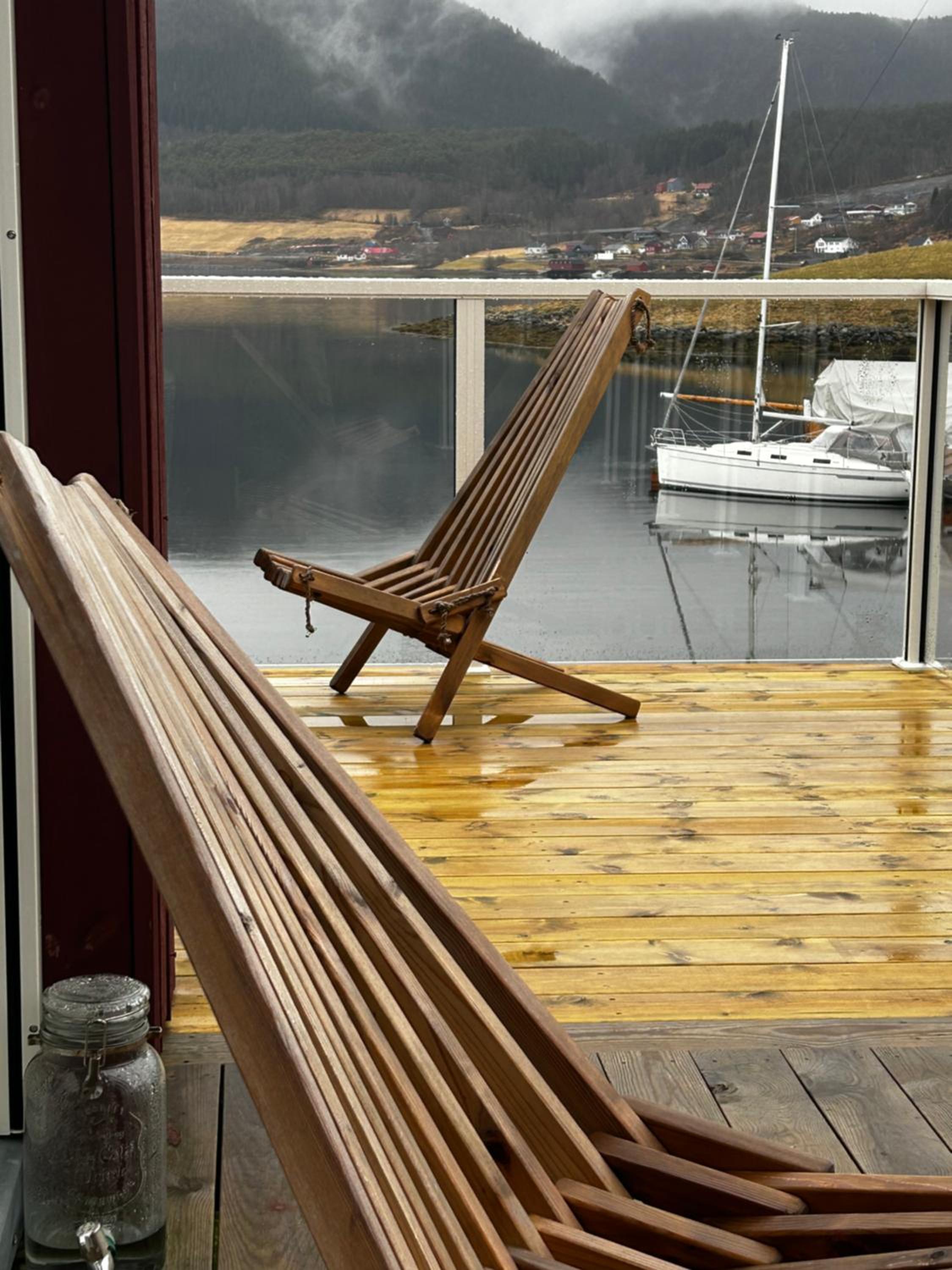 Hus ved Valsøyfjorden