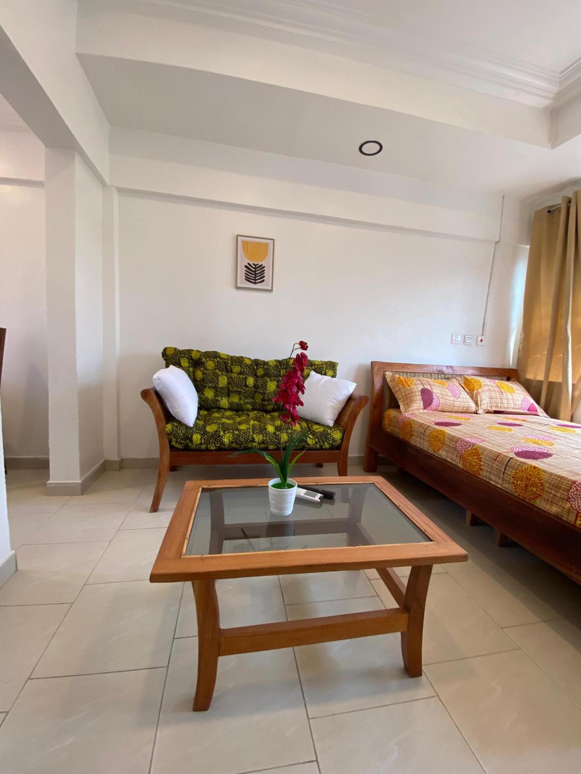 Beautiful Apartment in Osu Accra - Near Noble House view 2