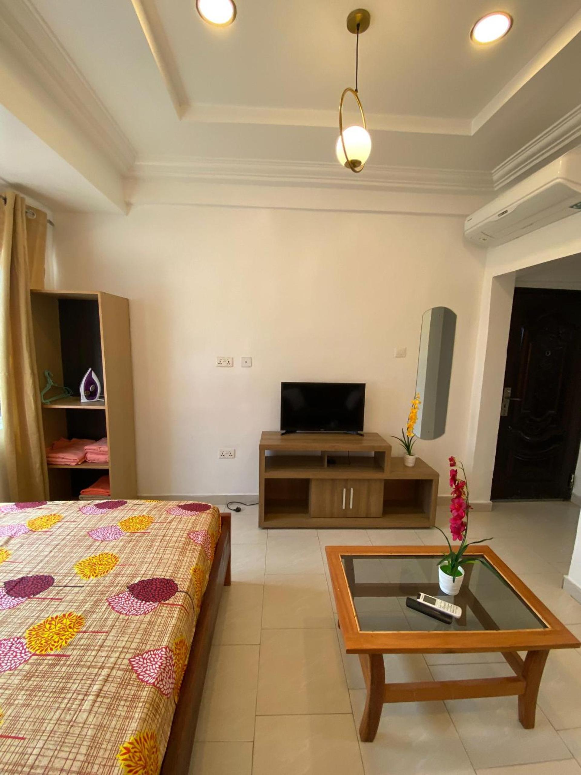 Beautiful Apartment in Osu Accra - Near Noble House view 3
