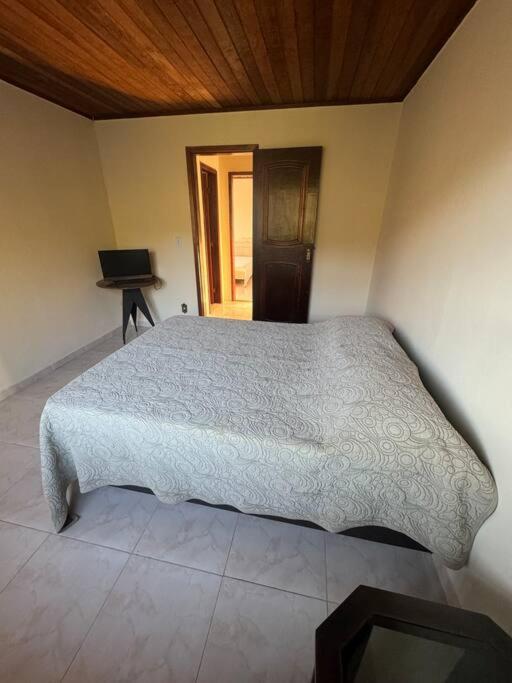Casa tipo apartamento em Condomínio Miguel Pereira