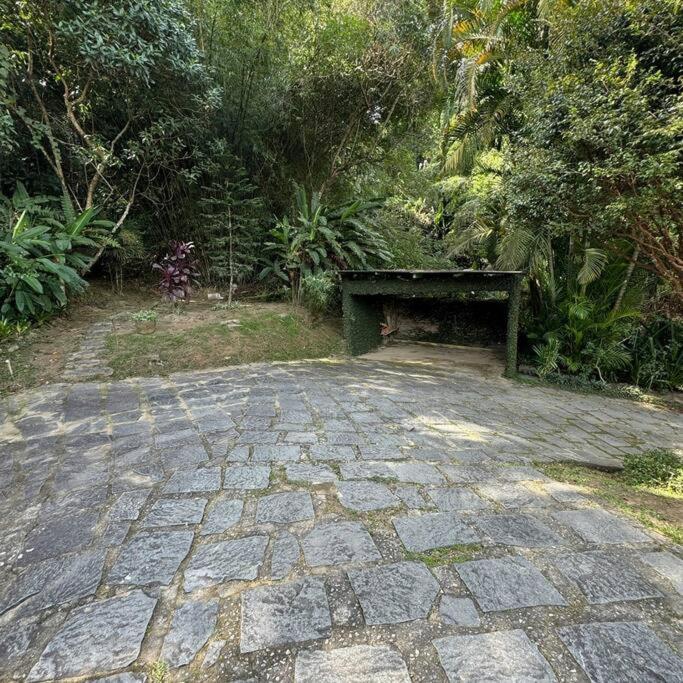 Casa tipo apartamento em Condomínio Miguel Pereira