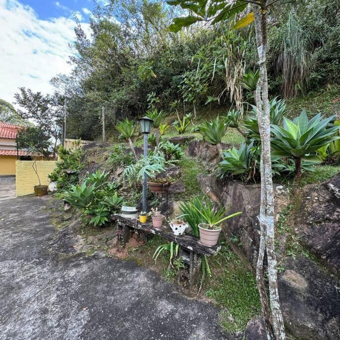 Casa tipo apartamento em Condomínio Miguel Pereira