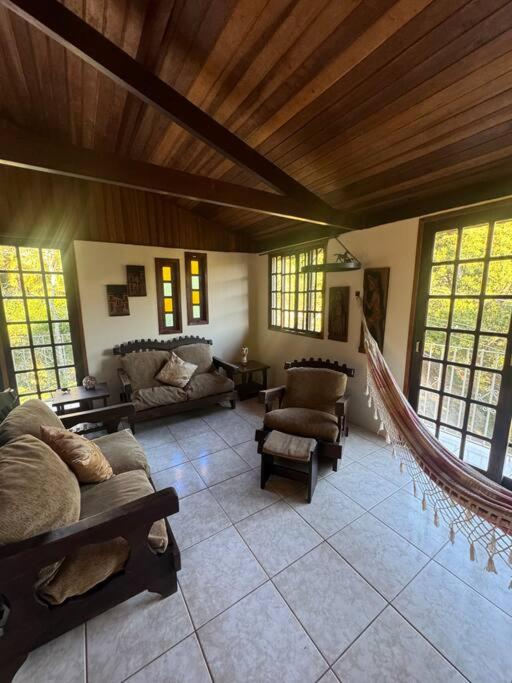 Casa tipo apartamento em Condomínio Miguel Pereira