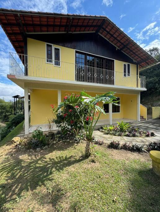 Casa tipo apartamento em Condomínio Miguel Pereira