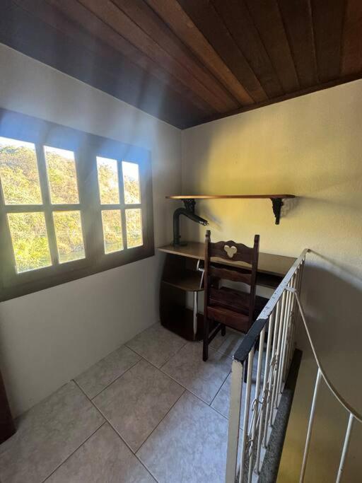 Casa tipo apartamento em Condomínio Miguel Pereira