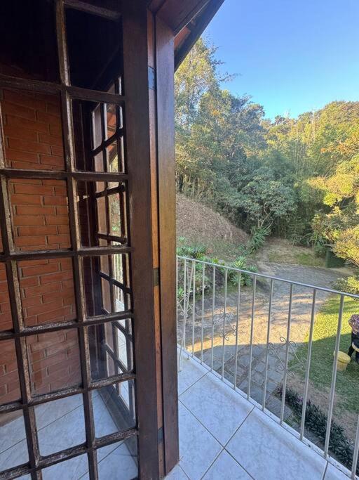 Casa tipo apartamento em Condomínio Miguel Pereira
