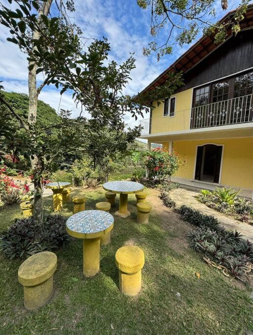 Casa tipo apartamento em Condomínio Miguel Pereira