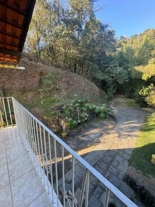 Casa tipo apartamento em Condomínio Miguel Pereira