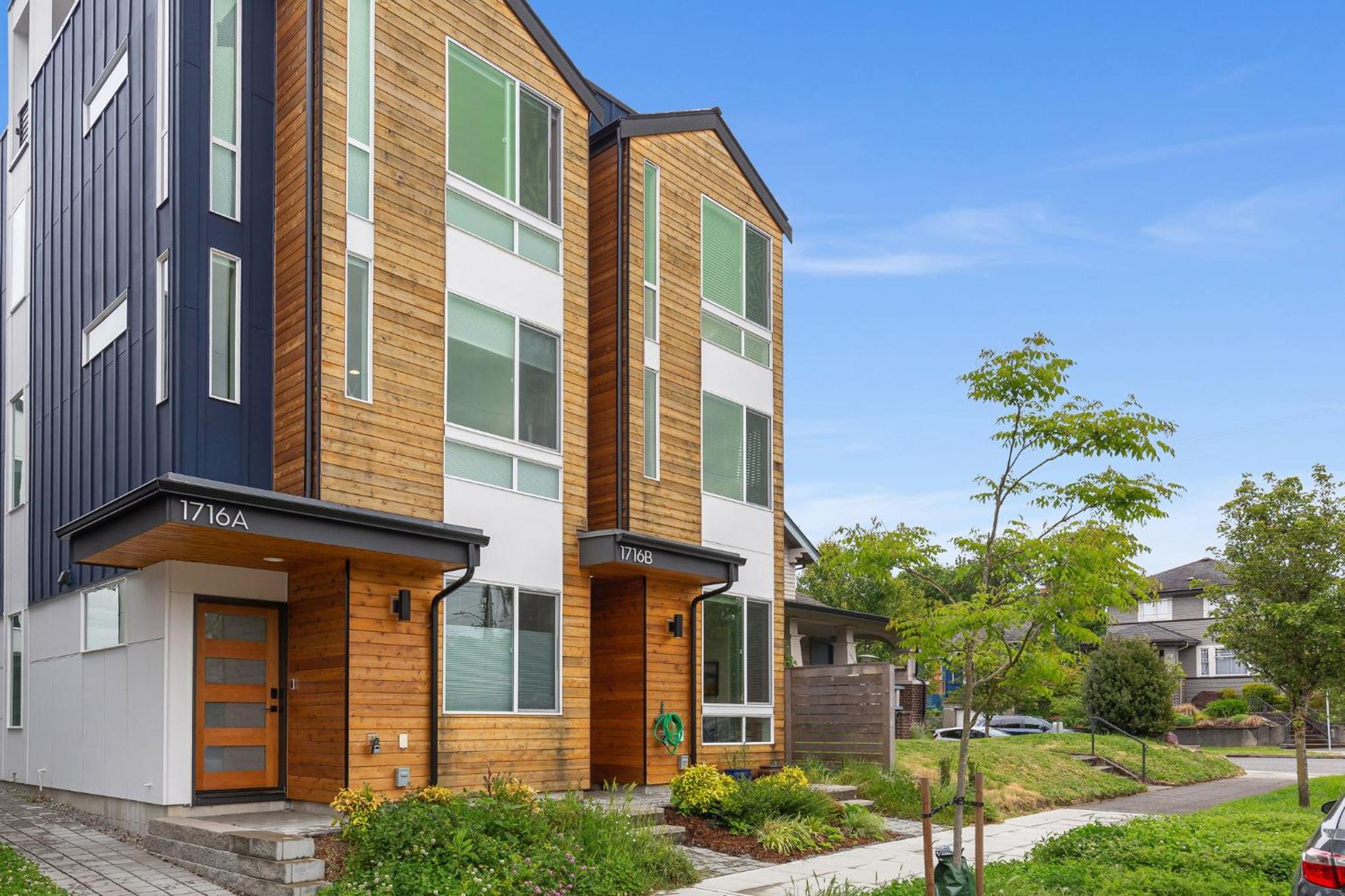 Modern Walkable Wallingford Gem