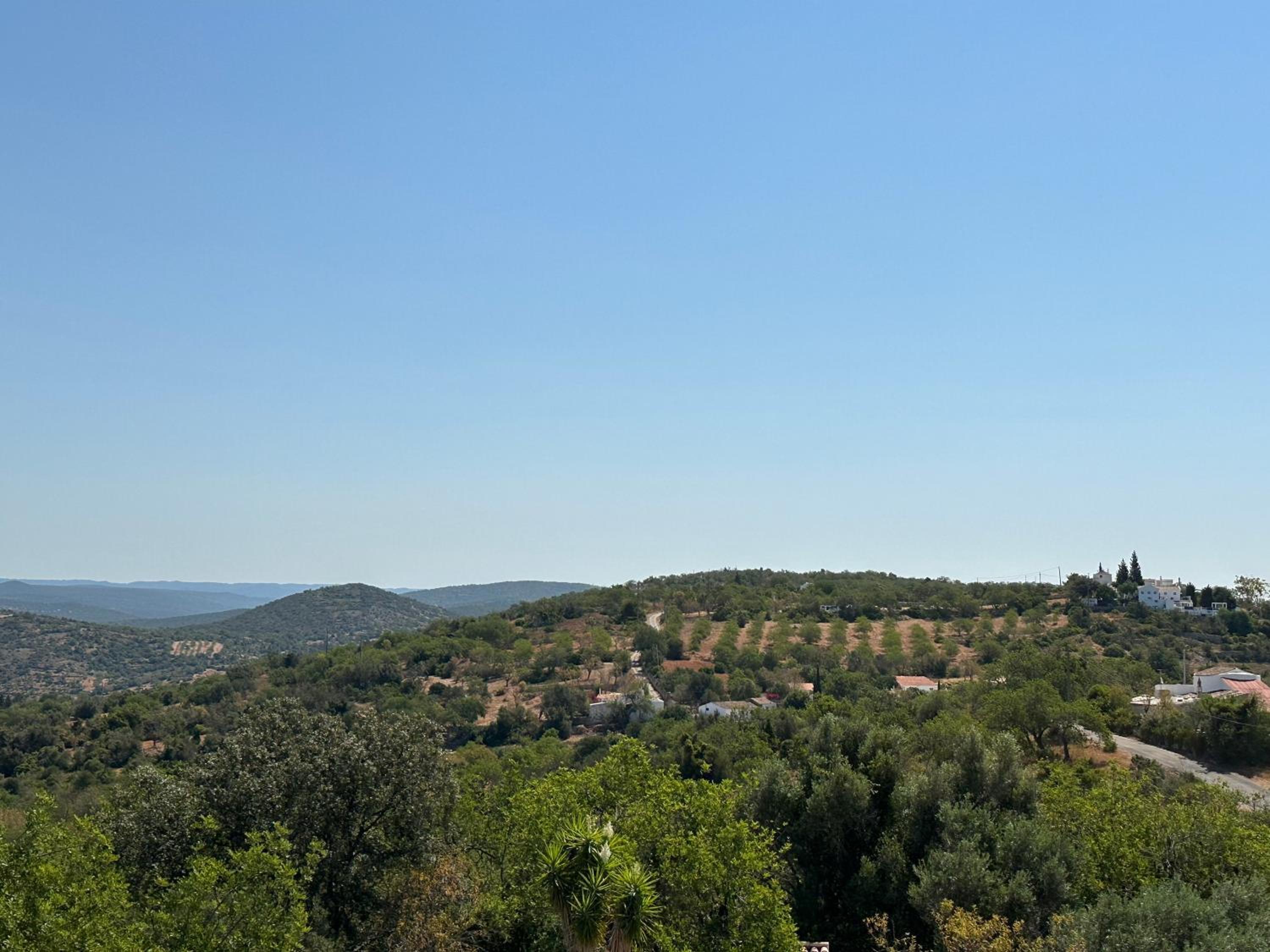 BnB Homes Luxurious Villa Stardust with Swimming pool & BBQ for Family Fun view 5