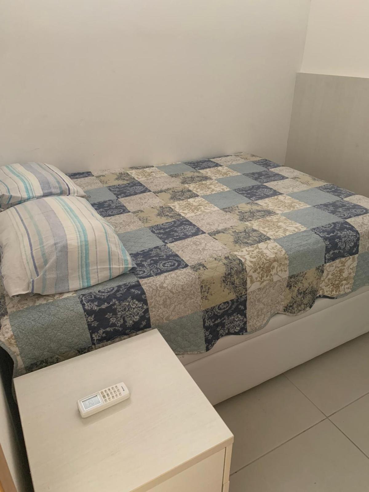 Apartamento na Barra! Prédio frente mar ! Expresso 2222