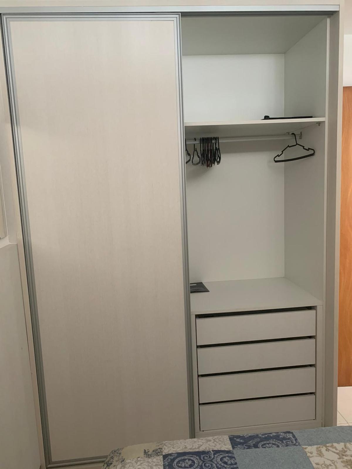 Apartamento na Barra! Prédio frente mar ! Expresso 2222