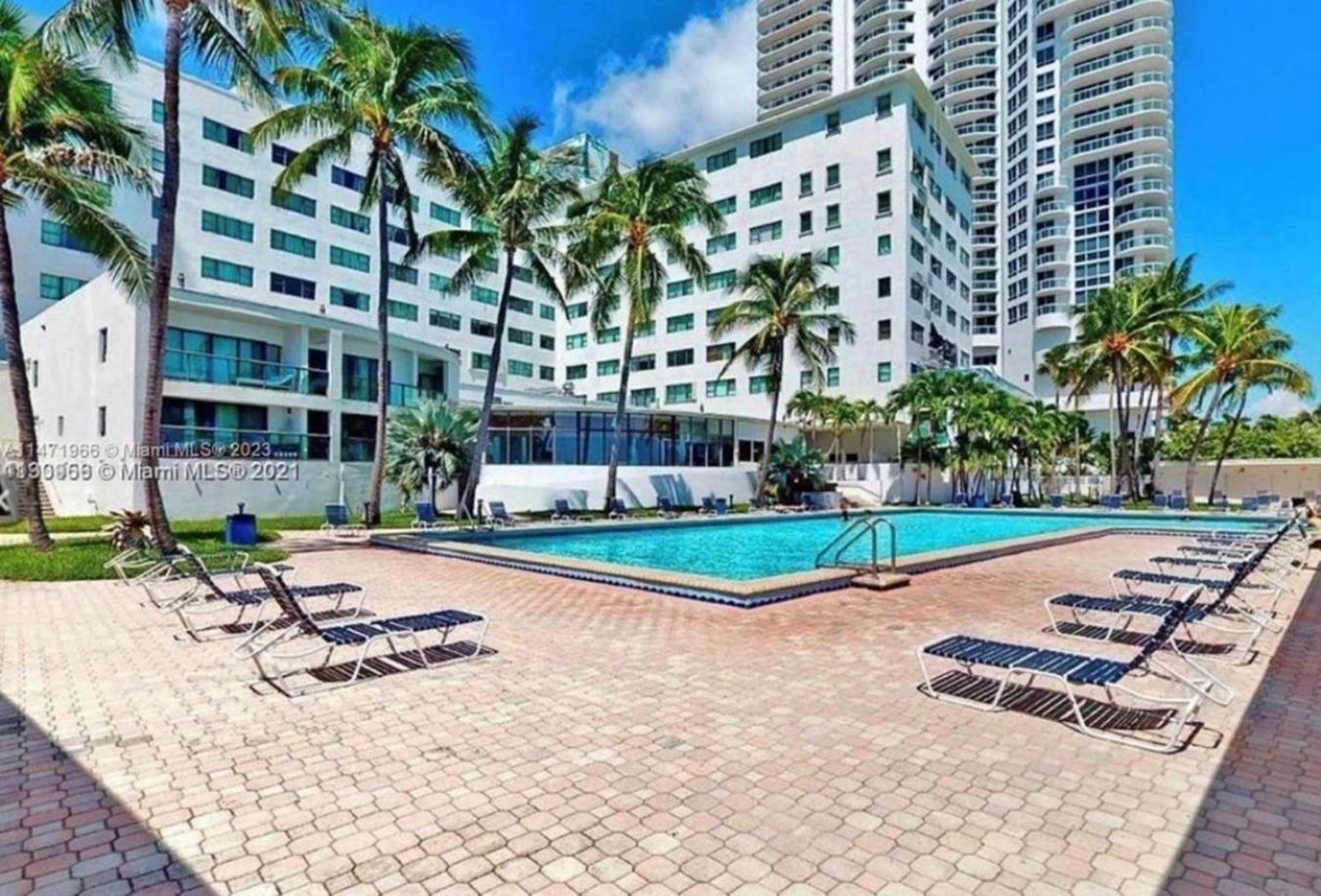 Miami Beachfront Studio view 3