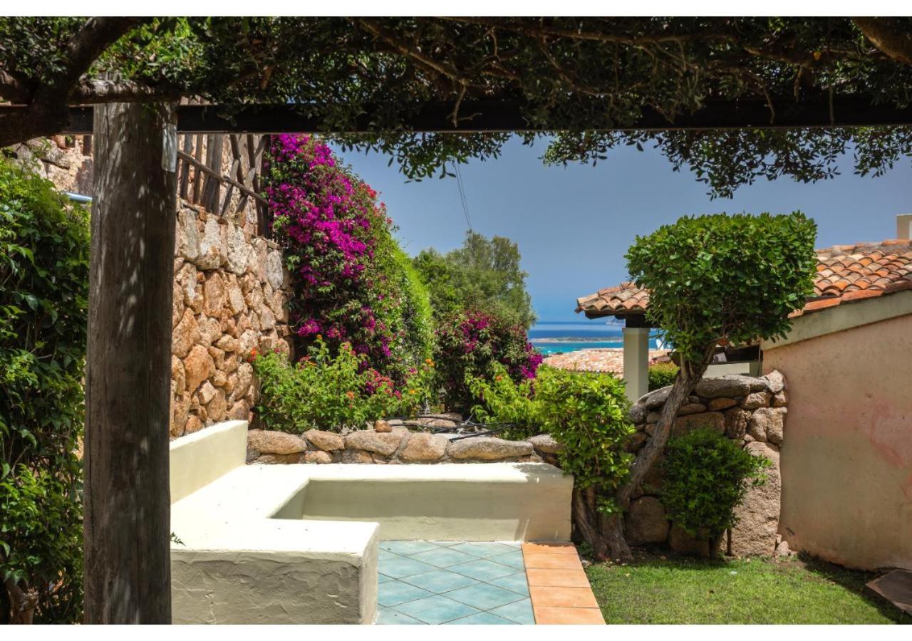 Villa Laura - Elegant Sea View Retreat view 4