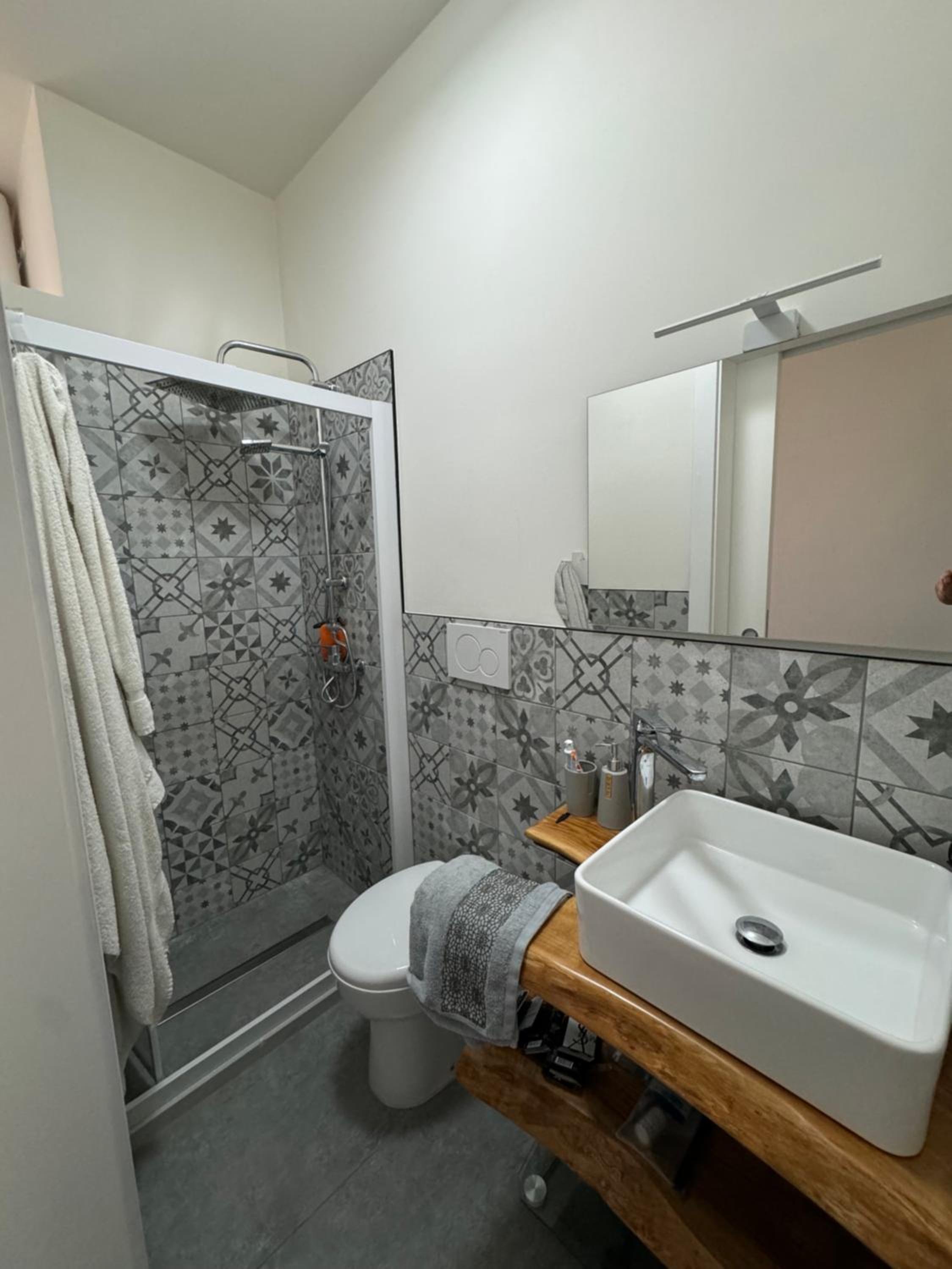 Maison CLOUDE en Matino — bathroom
