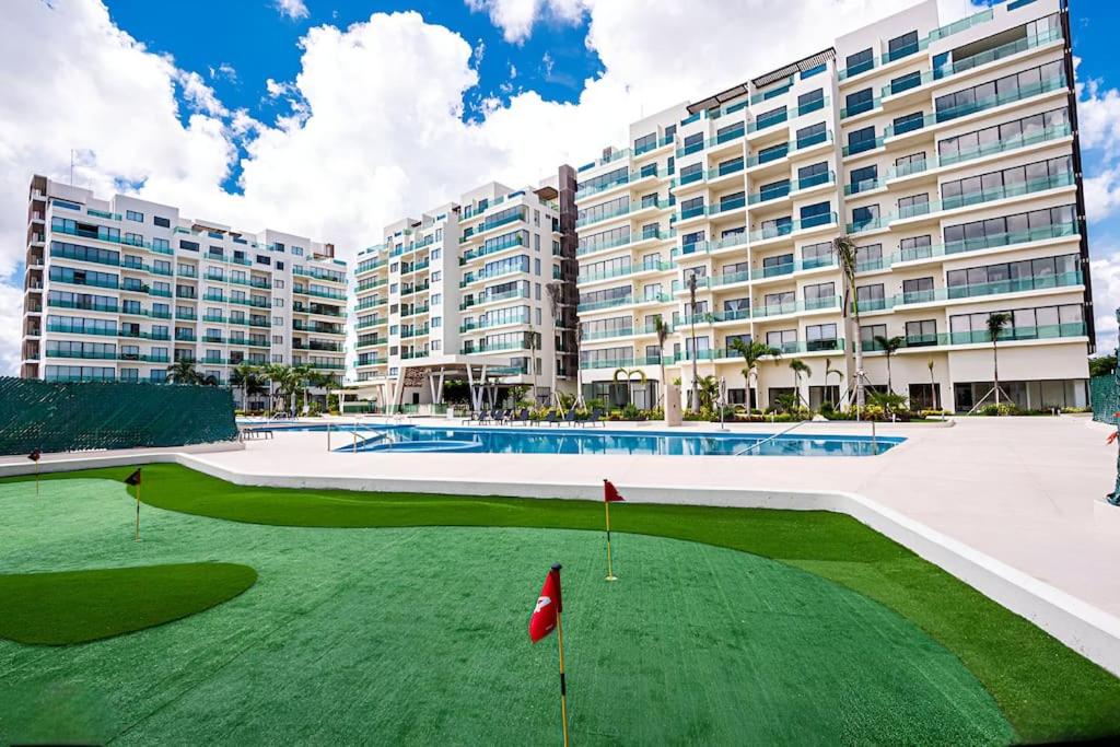 2 rooms, Pools, Tennis, Spa, Gym, PetPark, Jacuzzi
