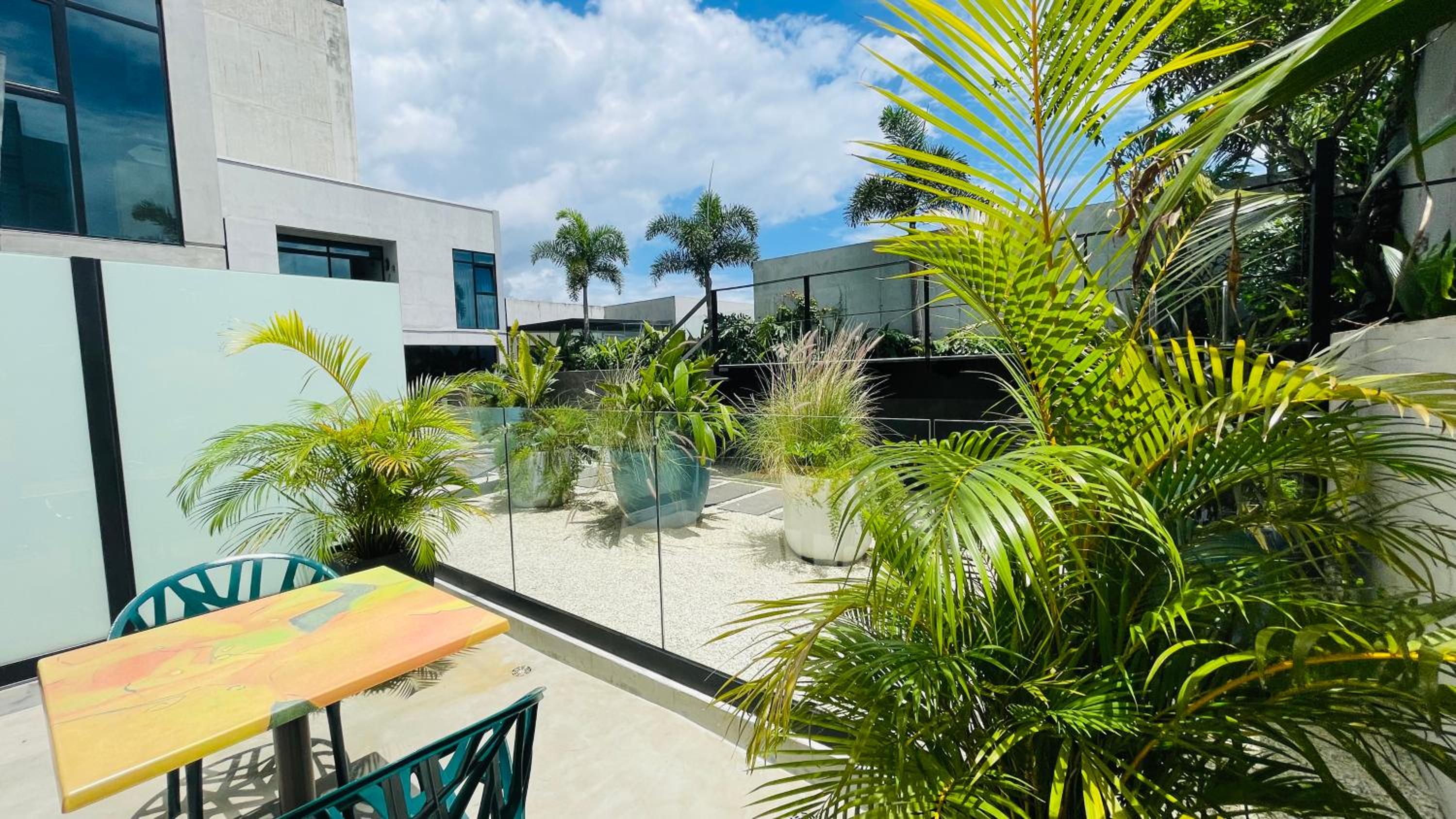 Cozy apartment with terrace, SJ Cosmopolitan Tower #402