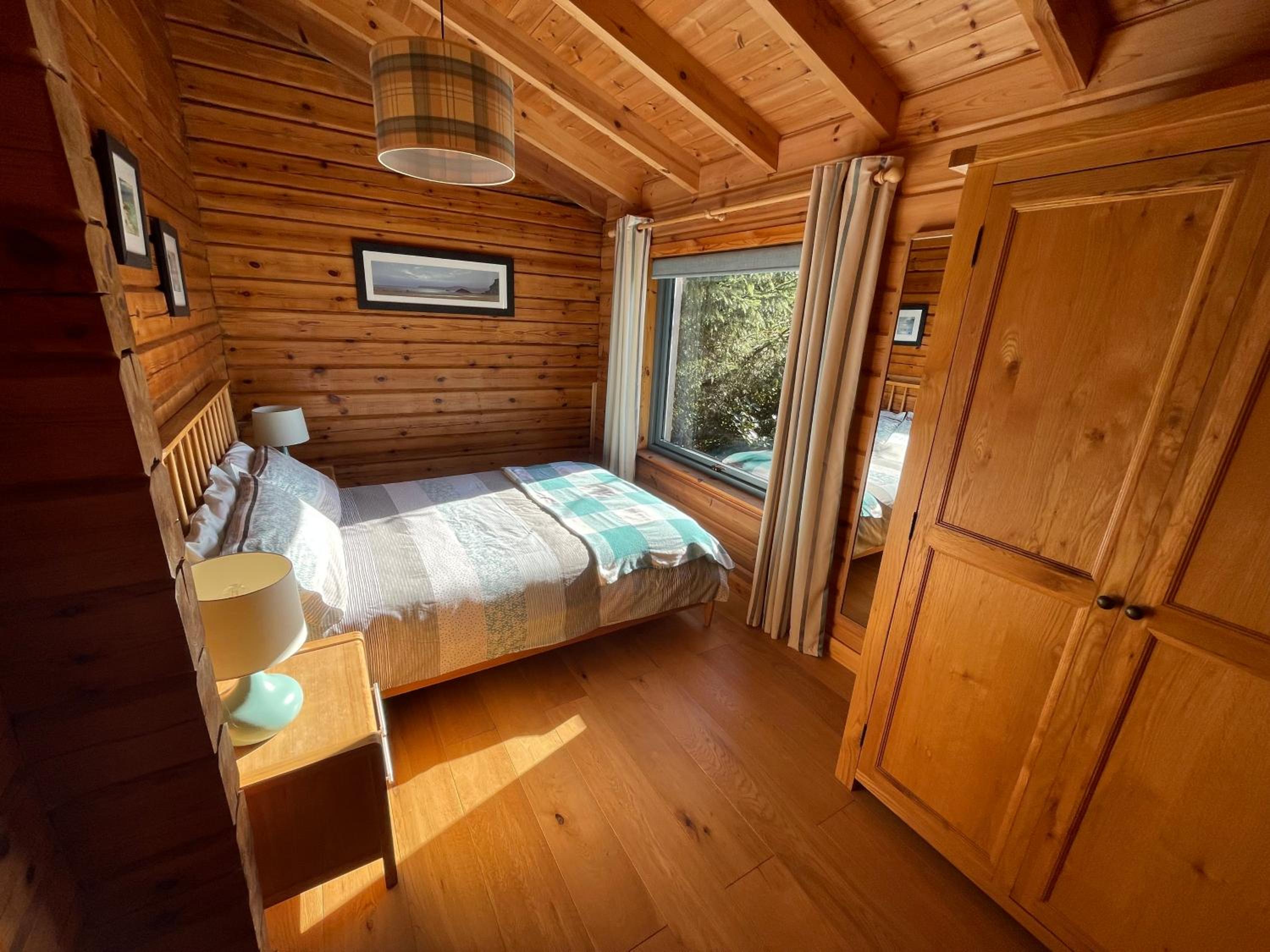 Ronaldsay Log Cabin view 4