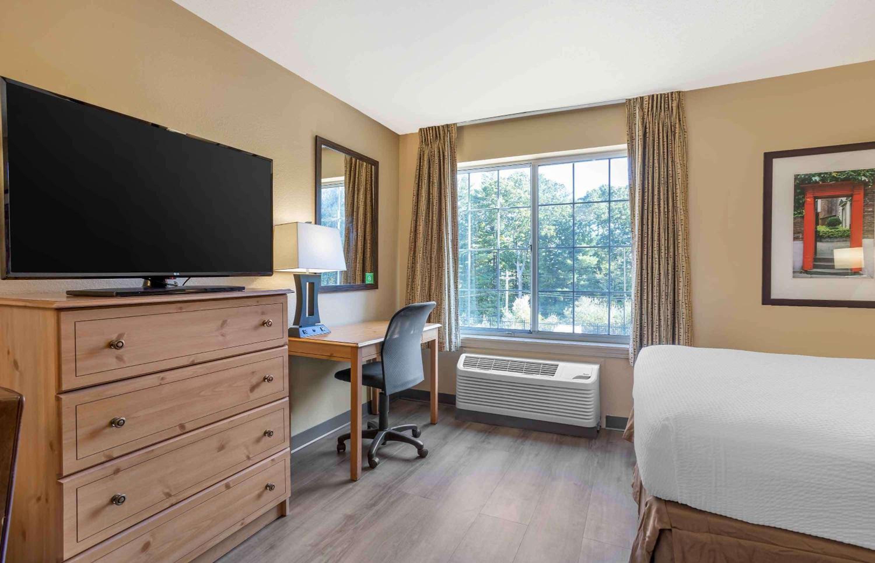 Shelton Vacations - Extended Stay America Suites - Shelton - Fairfield County - Property Image 3